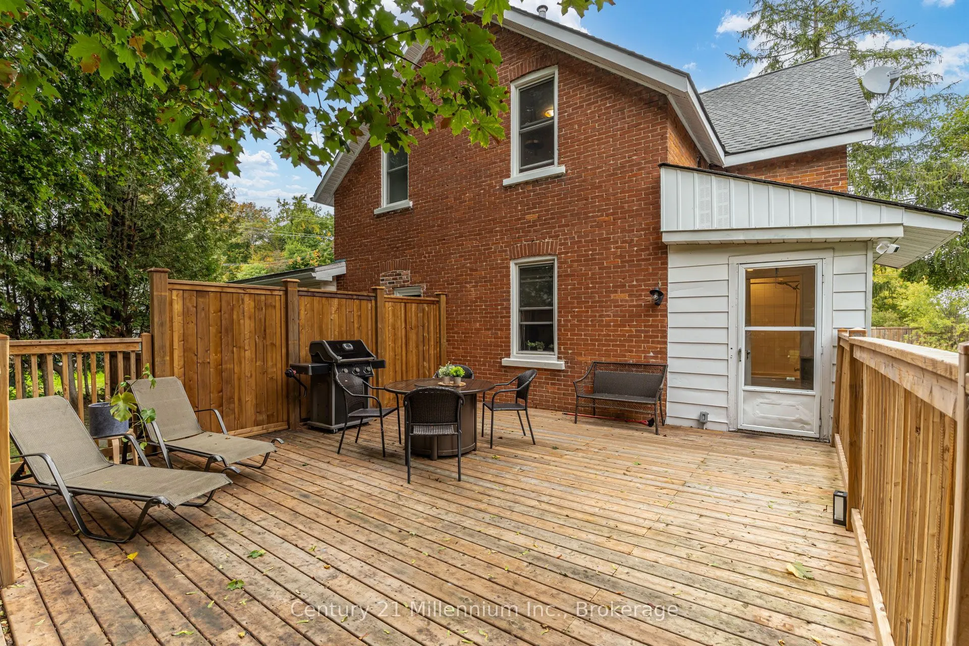 375 19th Street W