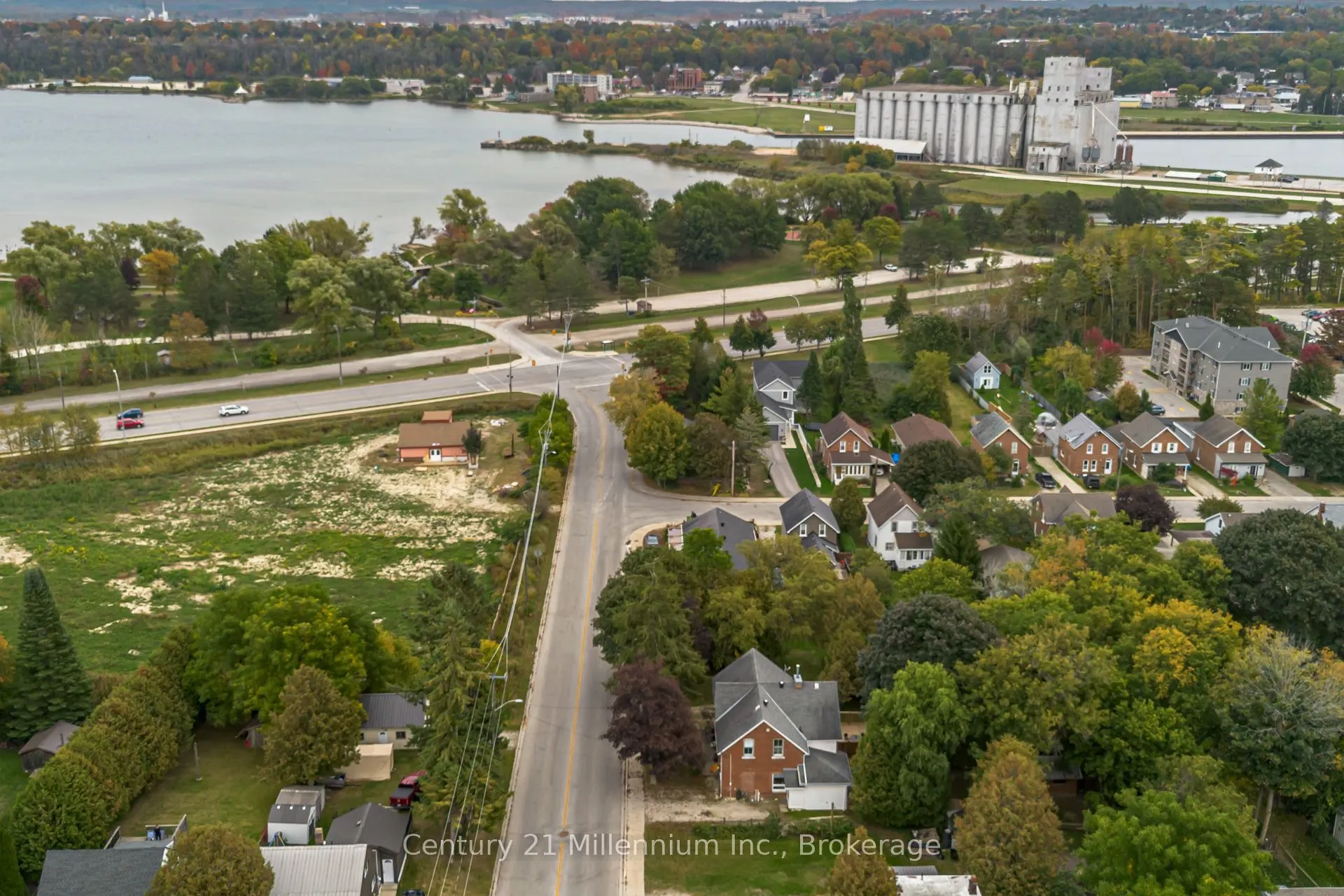 375 19th Street W