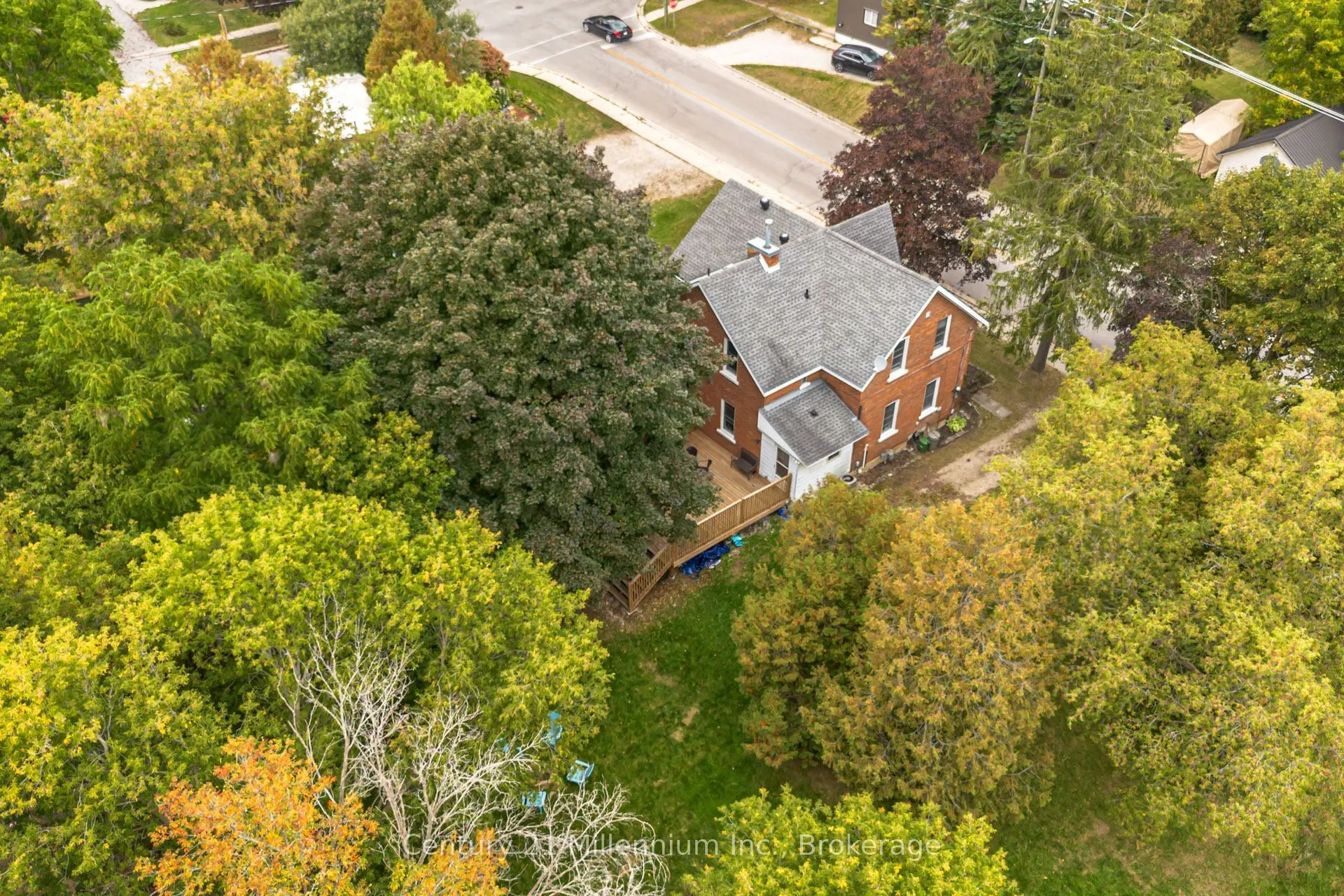 375 19th Street W