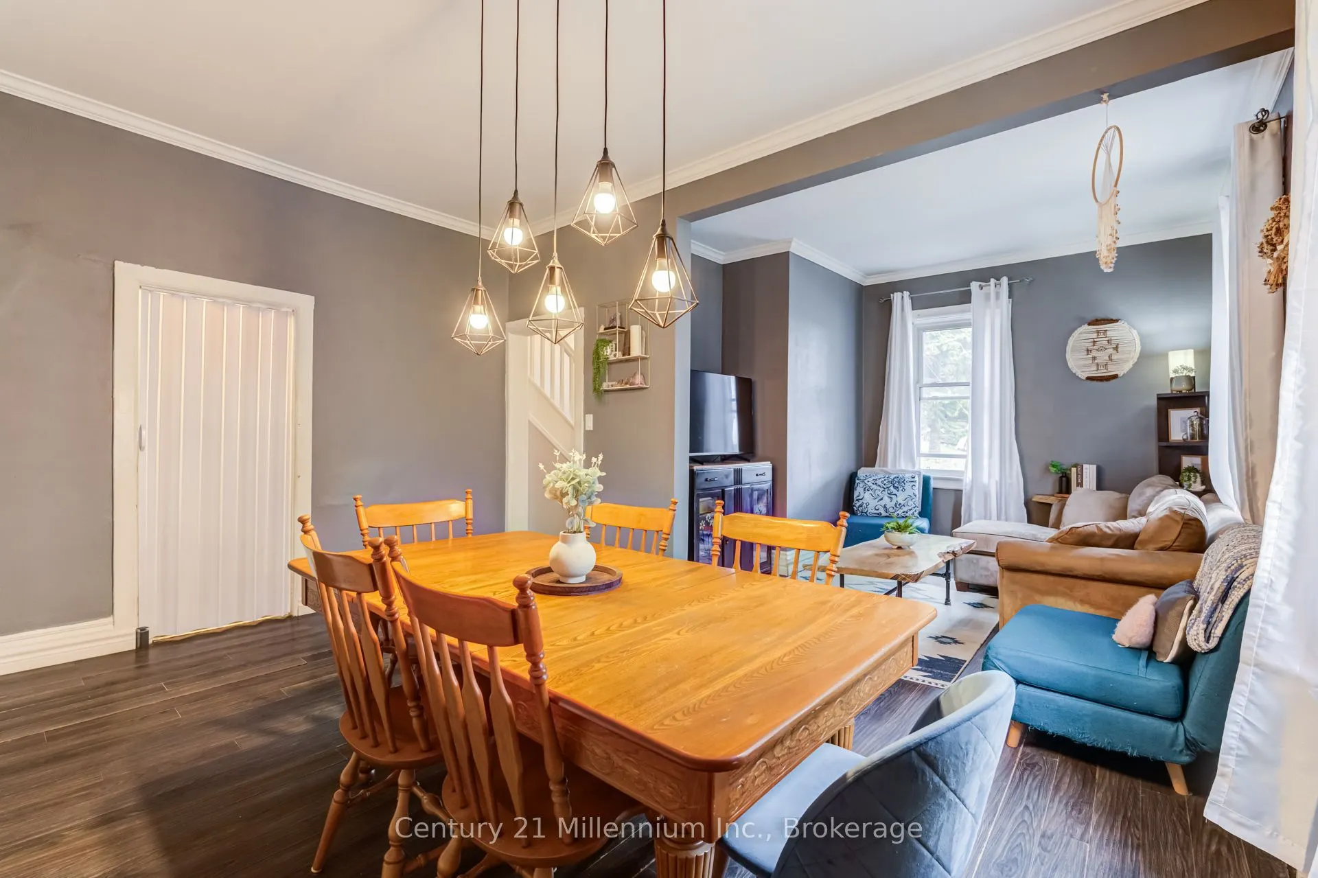 375 19th Street W