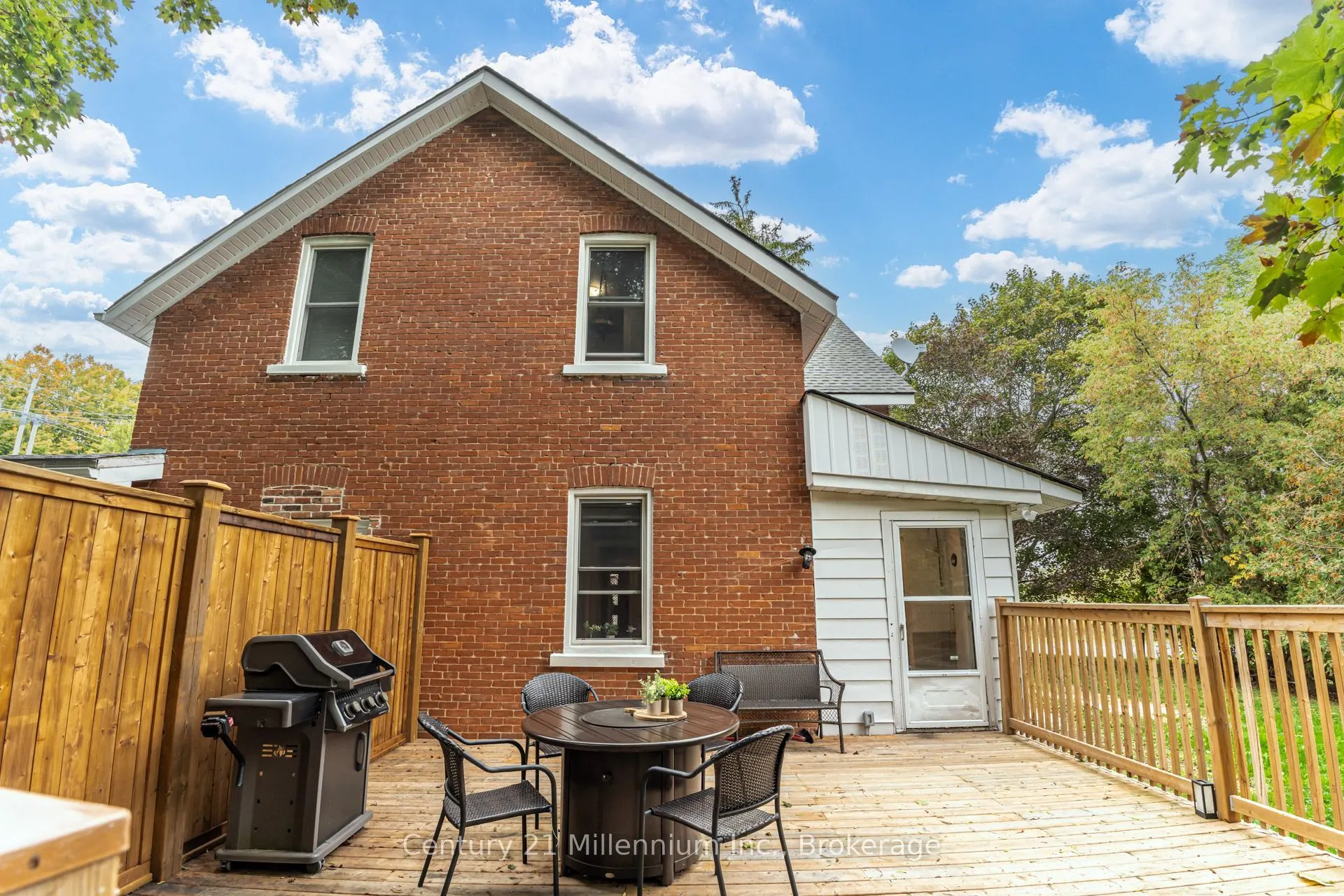 375 19th Street W