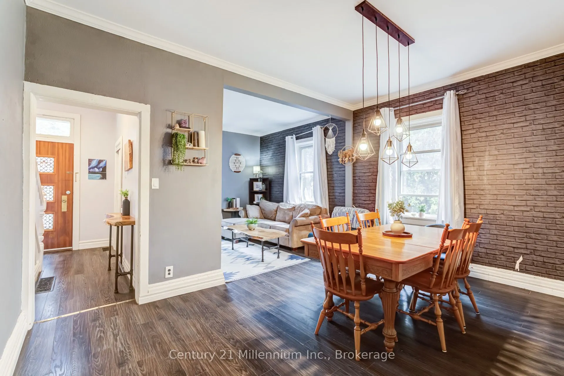 375 19th Street W
