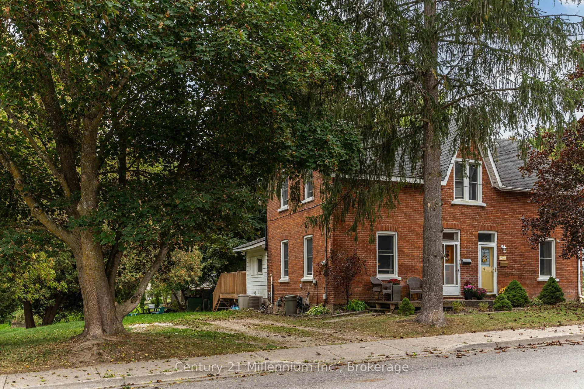 375 19th Street W