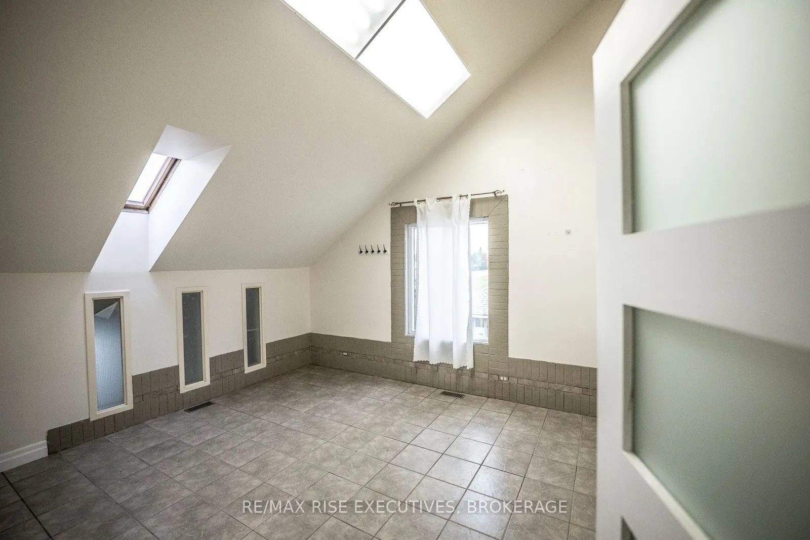 637 Norris Court #8