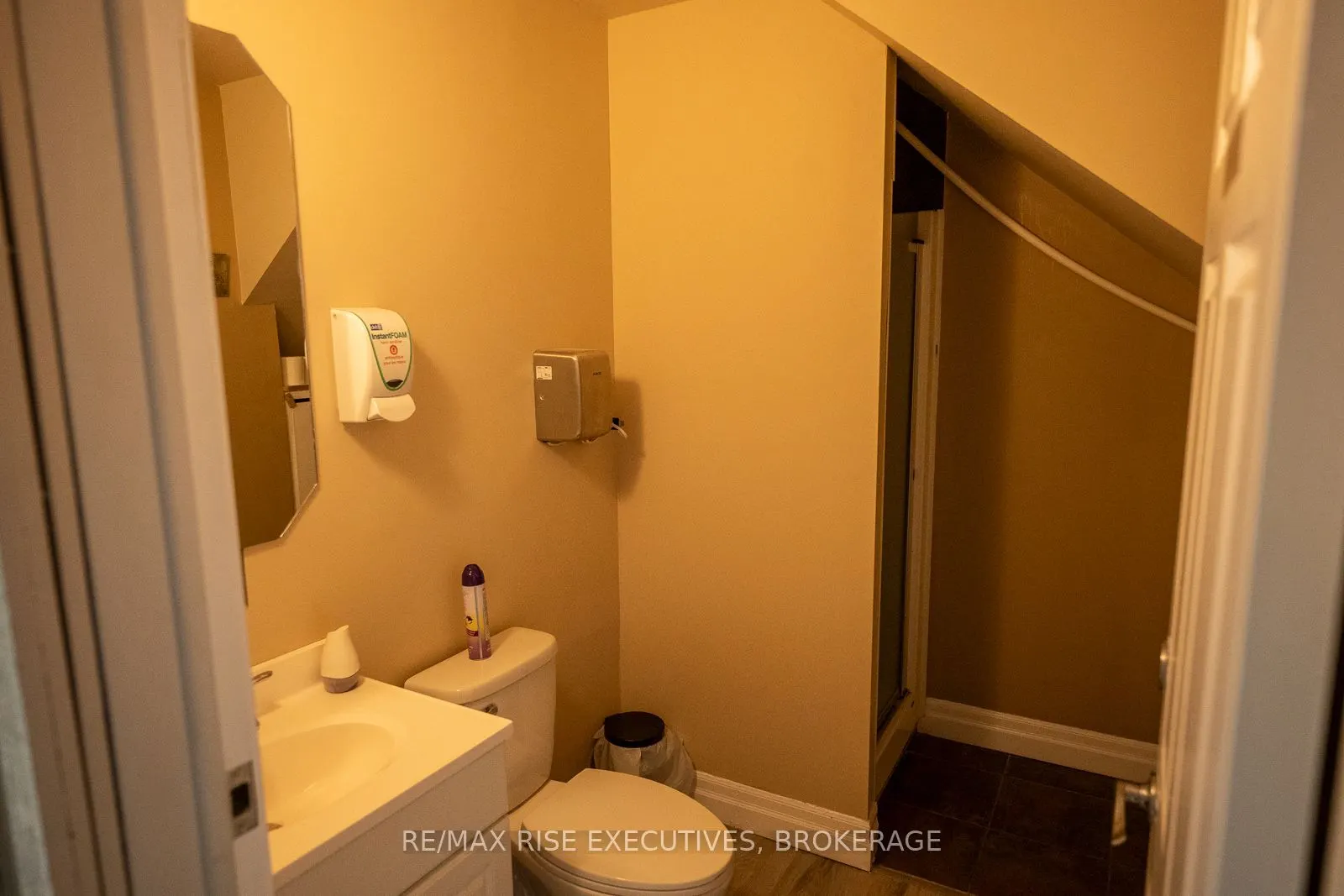637 Norris Court #8