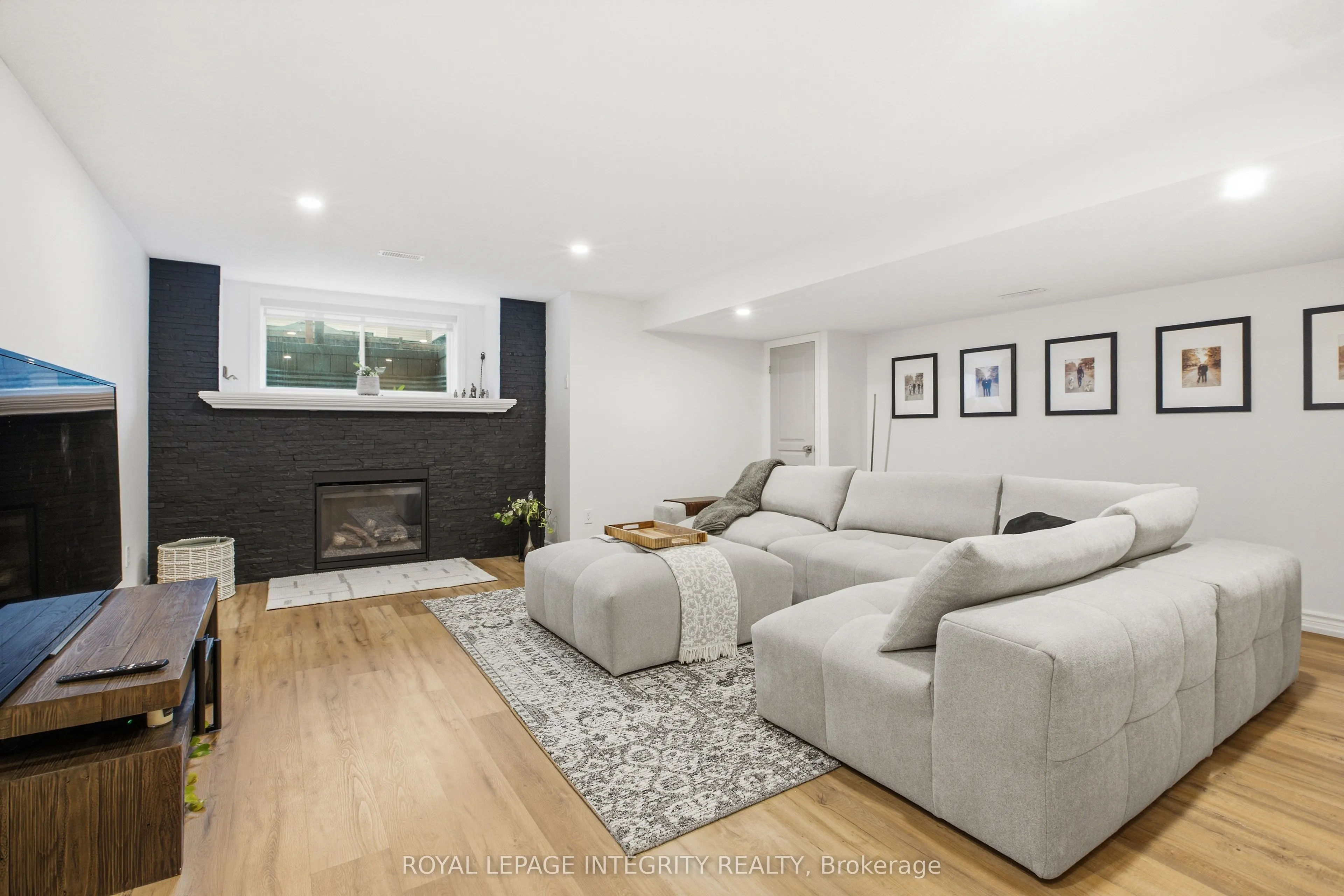 246 Cooks Mill Crescent