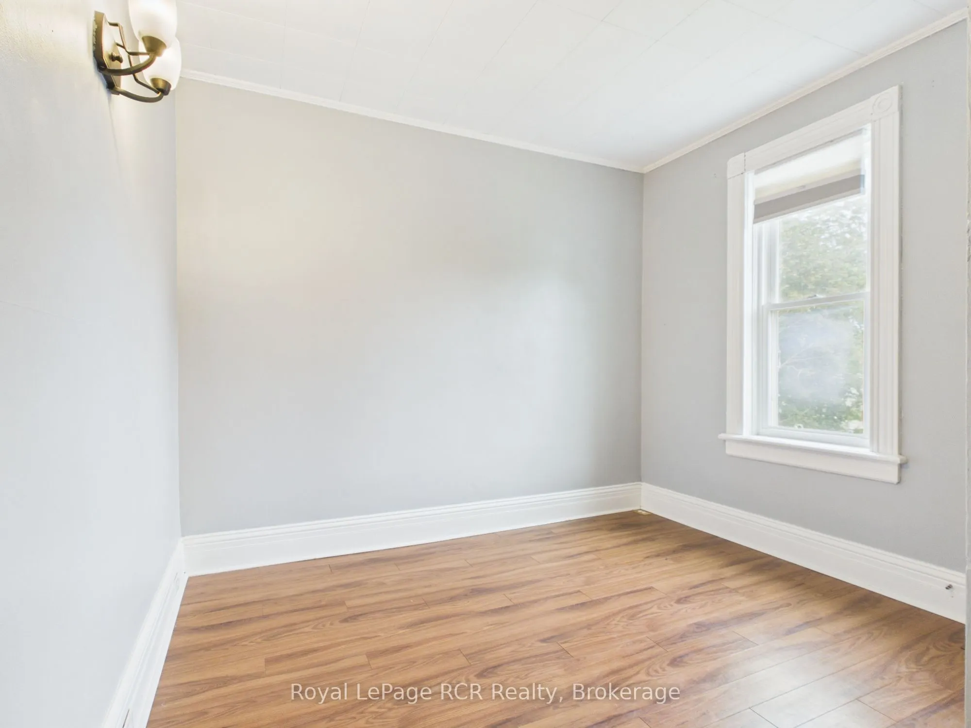 494 16th Street W