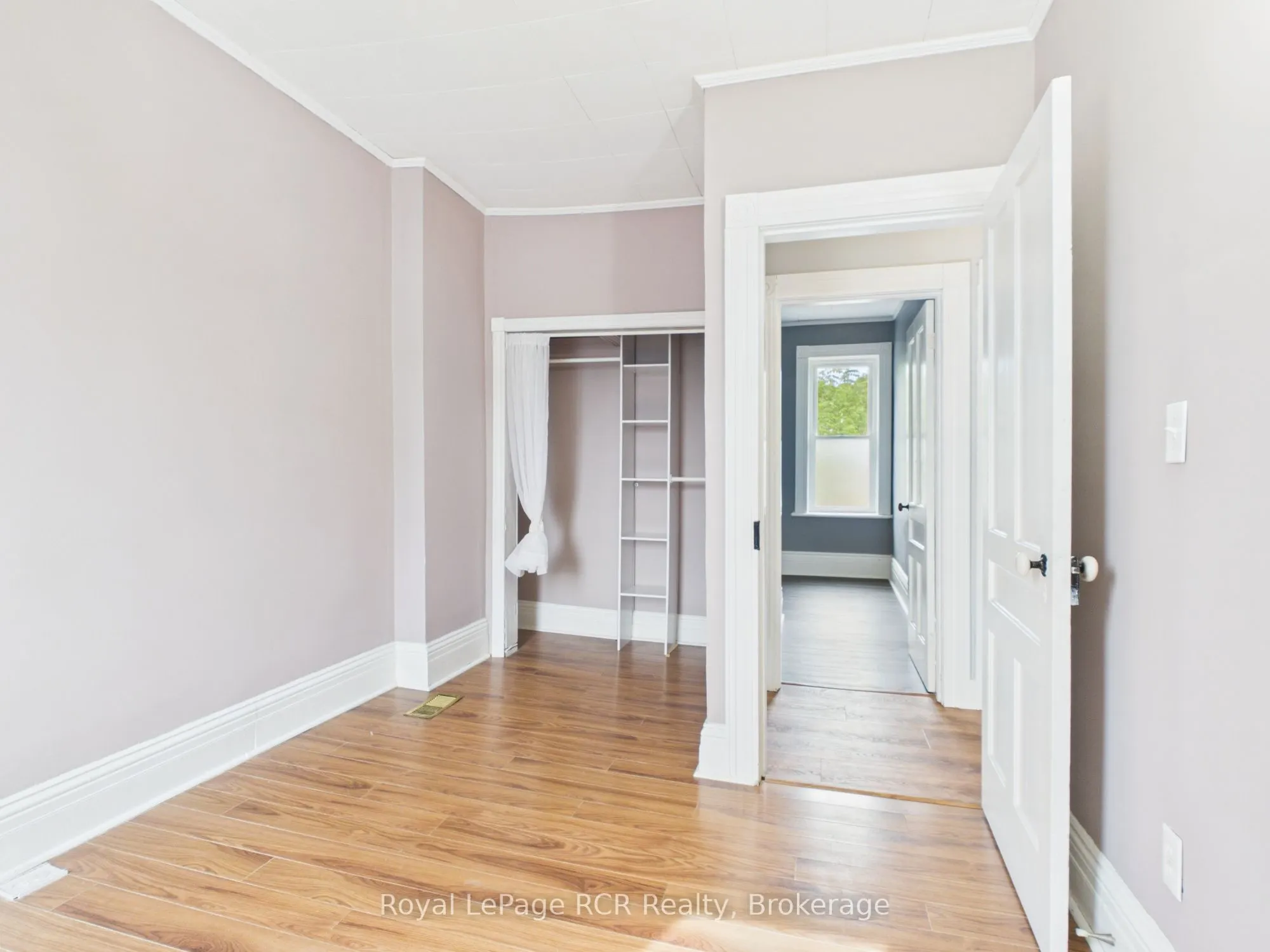 494 16th Street W