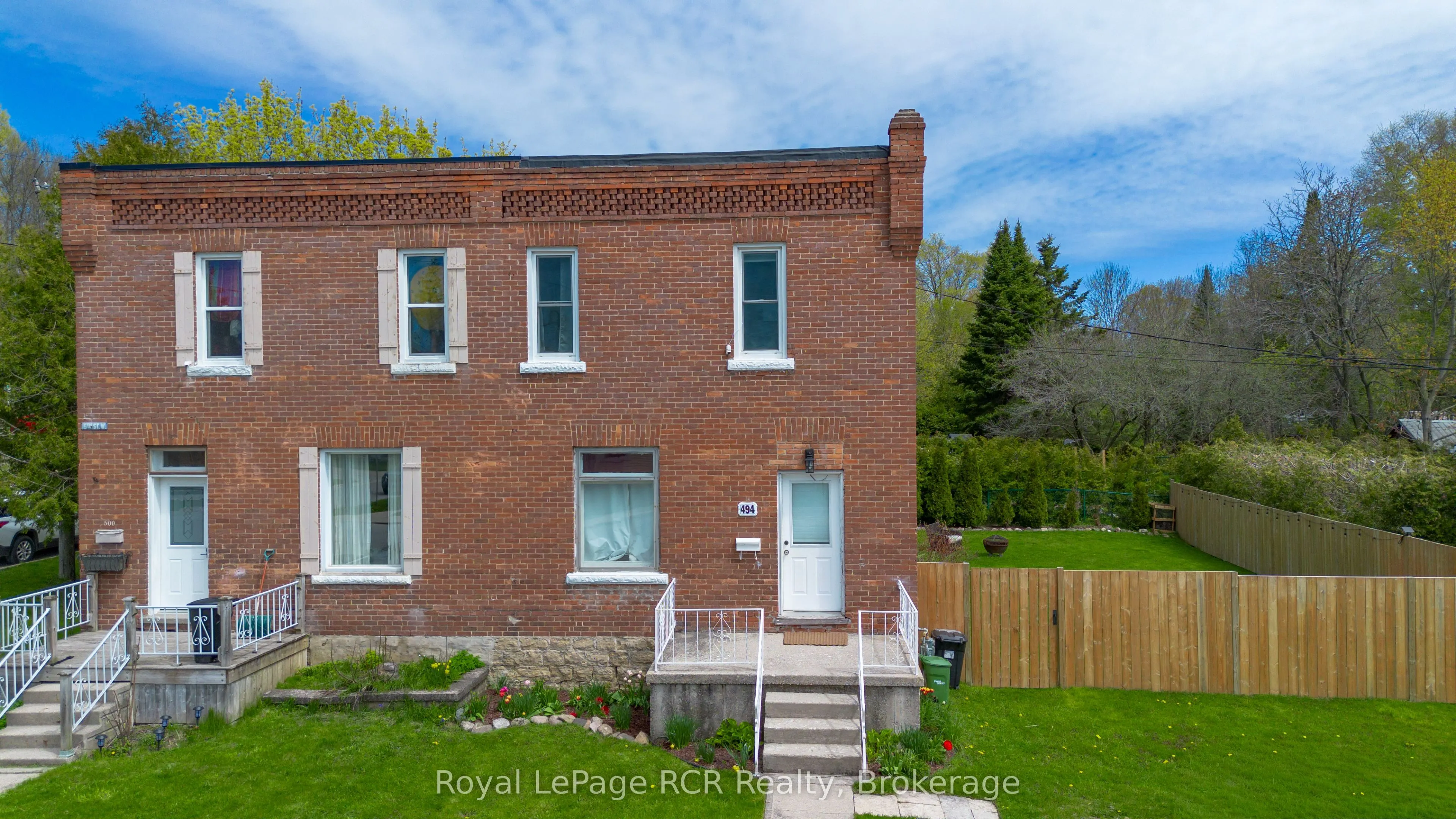 494 16th Street W