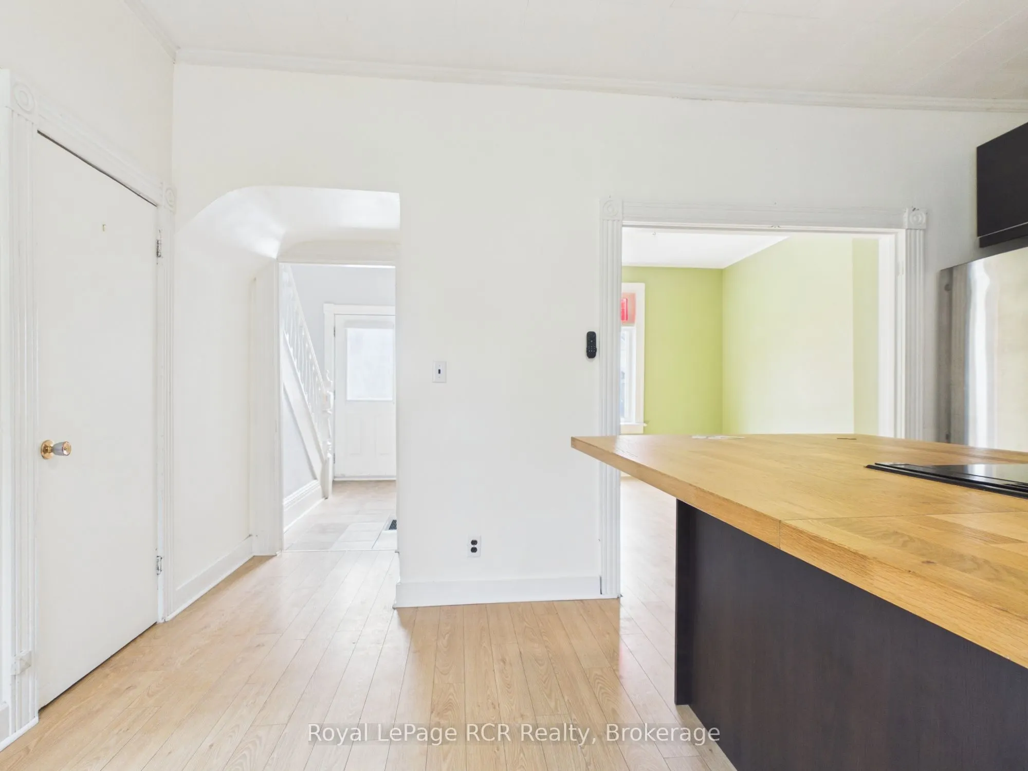 494 16th Street W