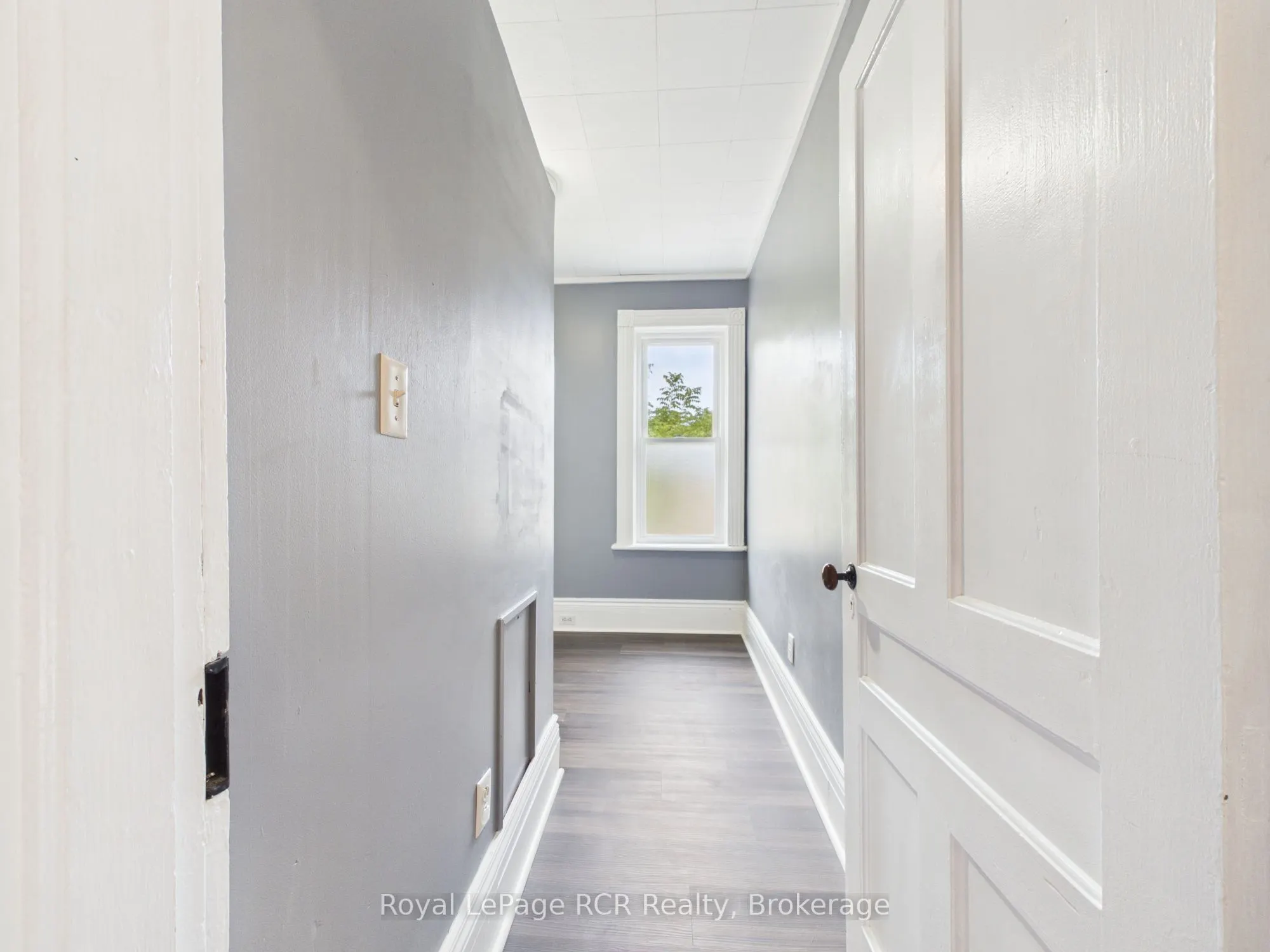 494 16th Street W