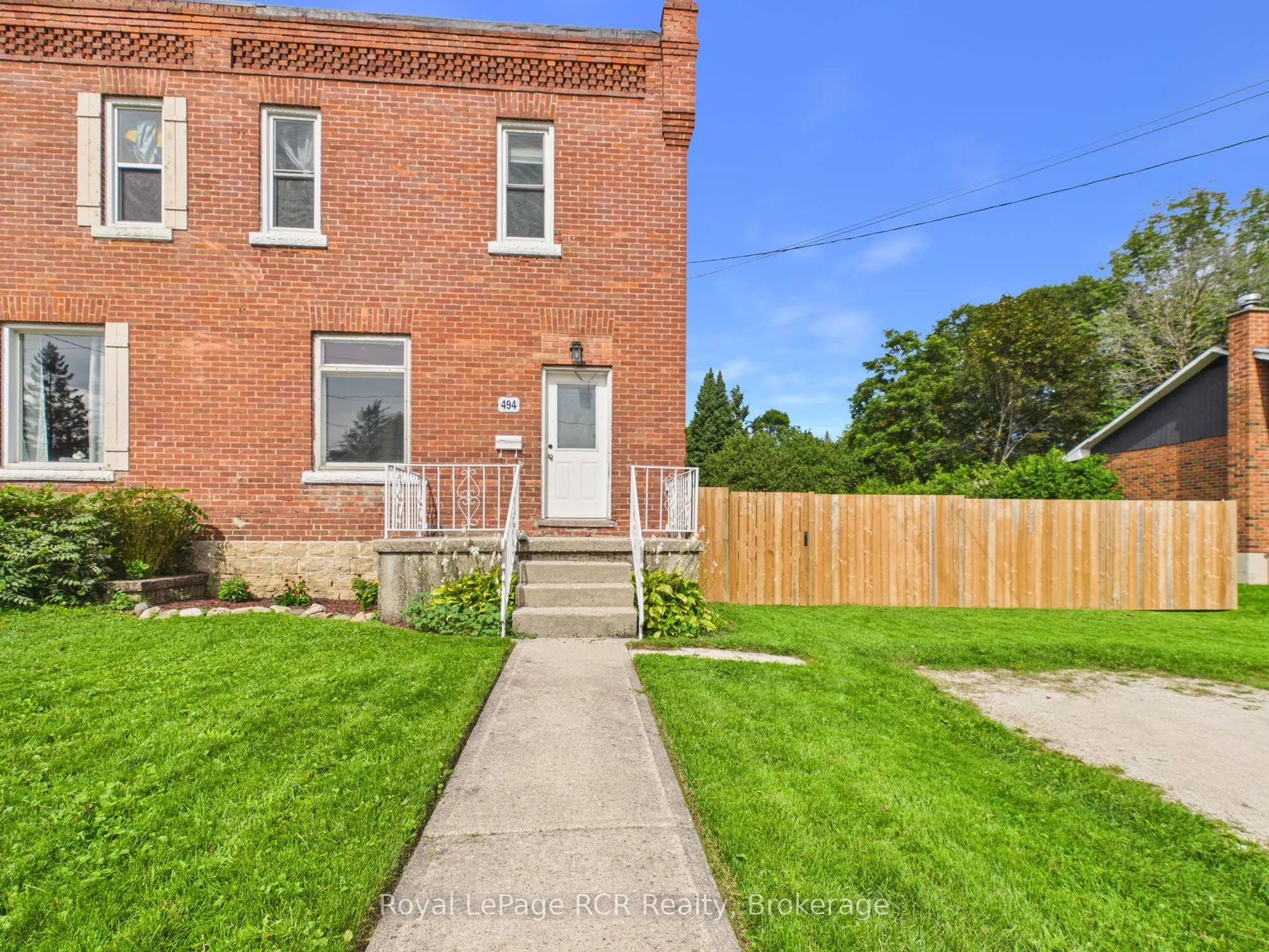 494 16th Street W