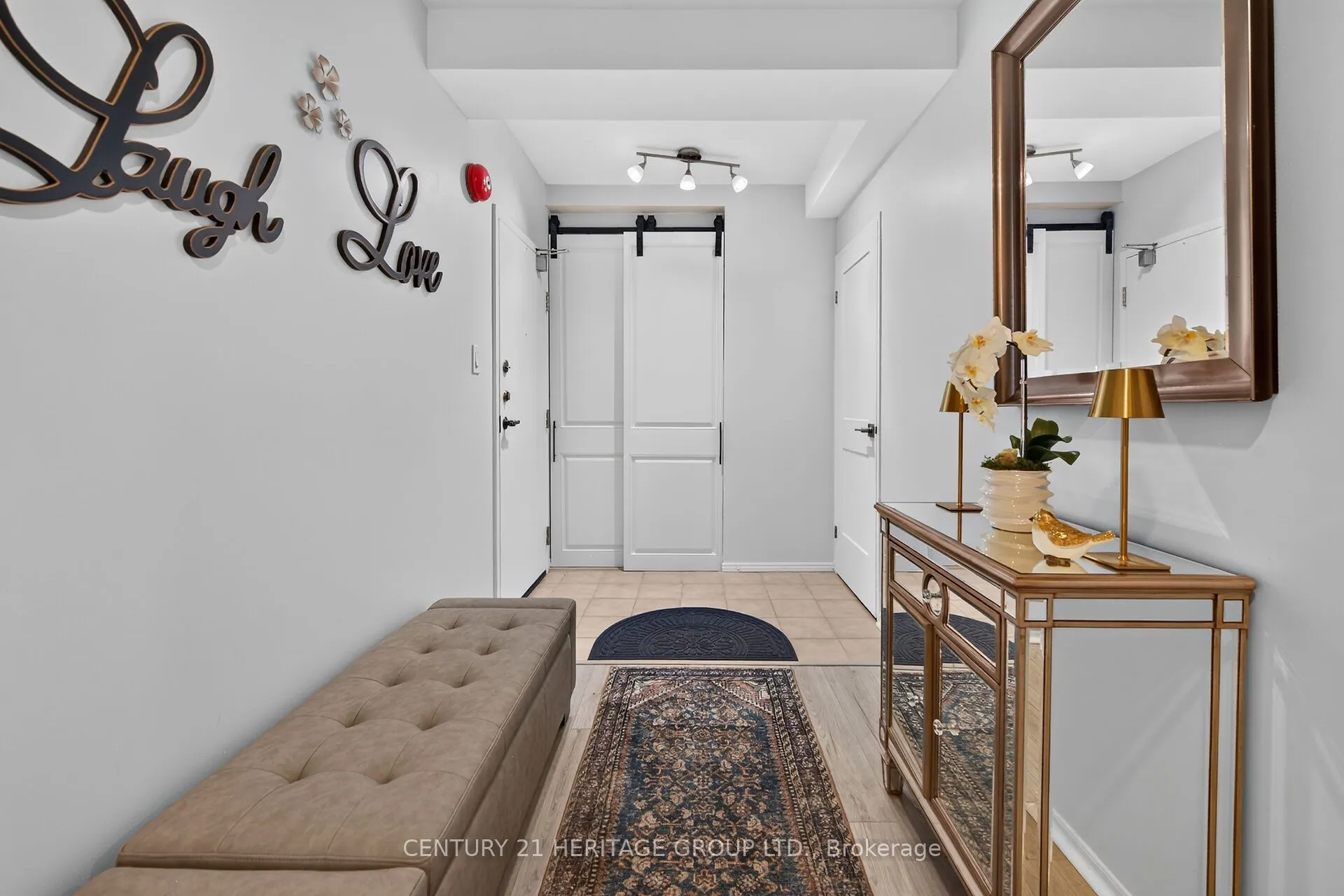 28 Robinson Street N #101