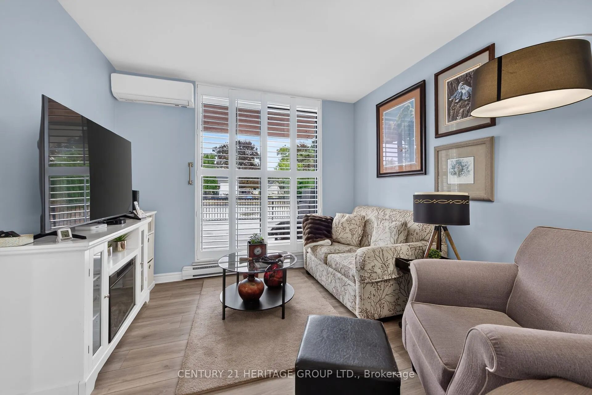 28 Robinson Street N #101