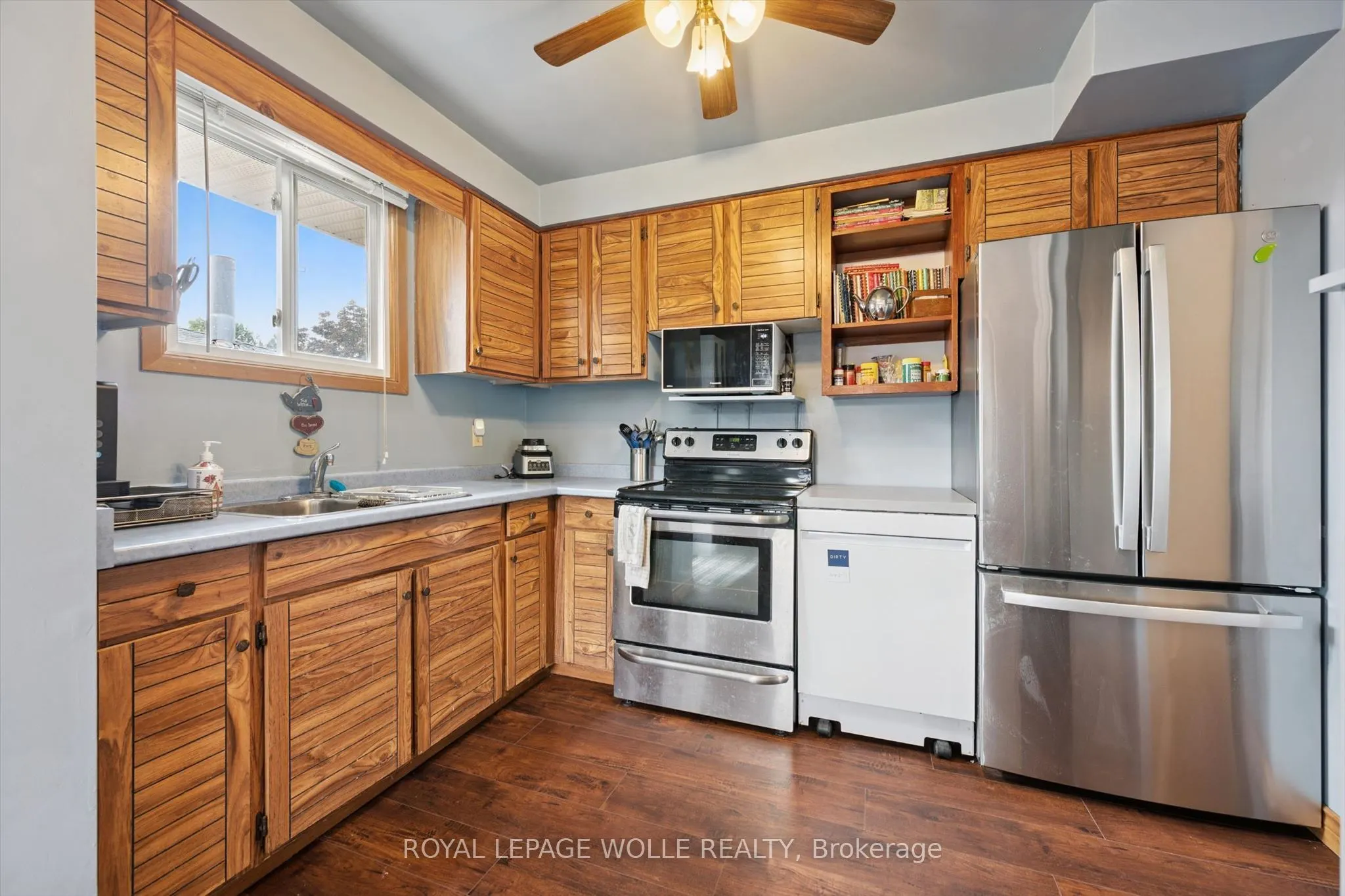 121 Nathaniel Crescent