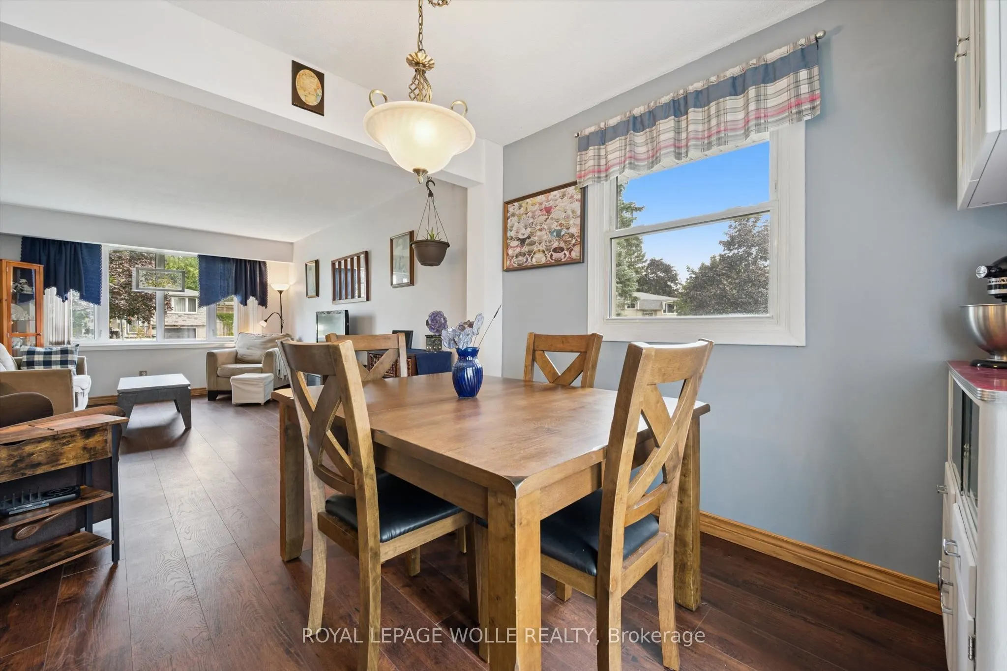 121 Nathaniel Crescent
