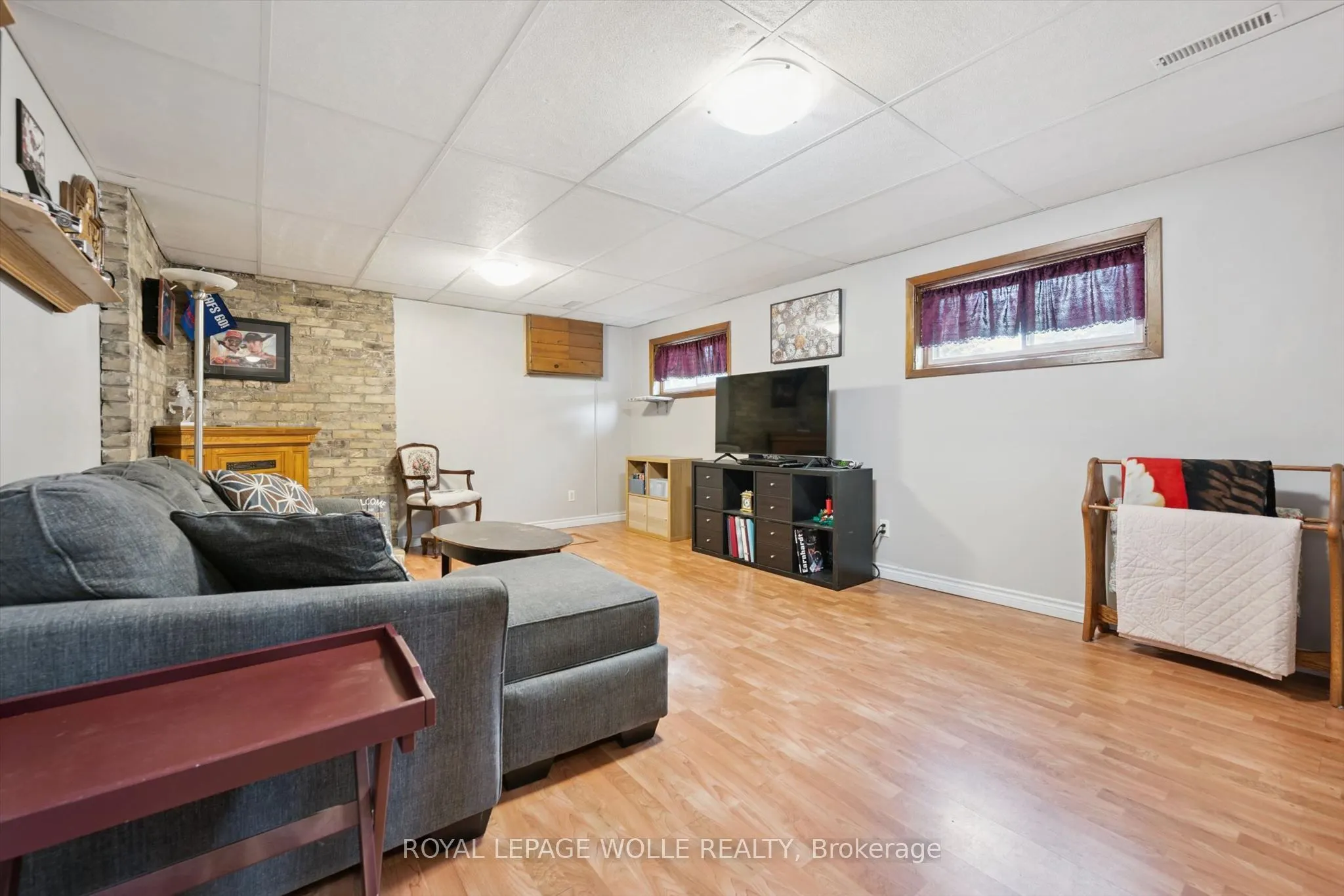 121 Nathaniel Crescent
