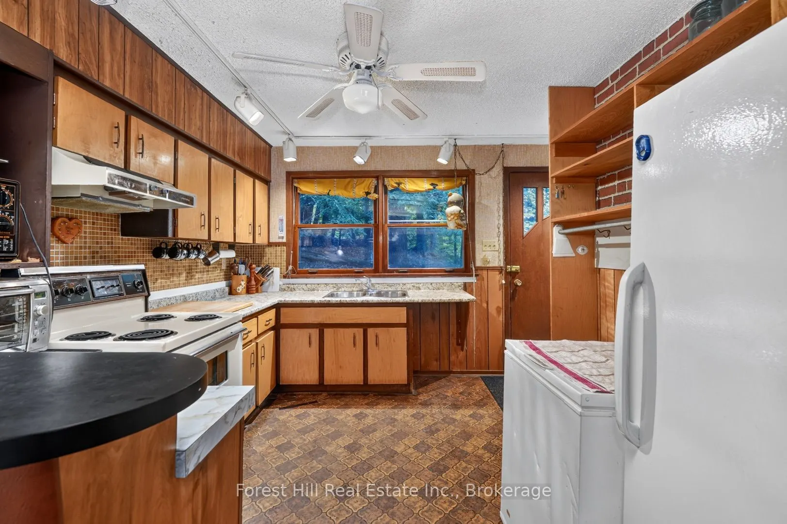 136 Rock Point Road