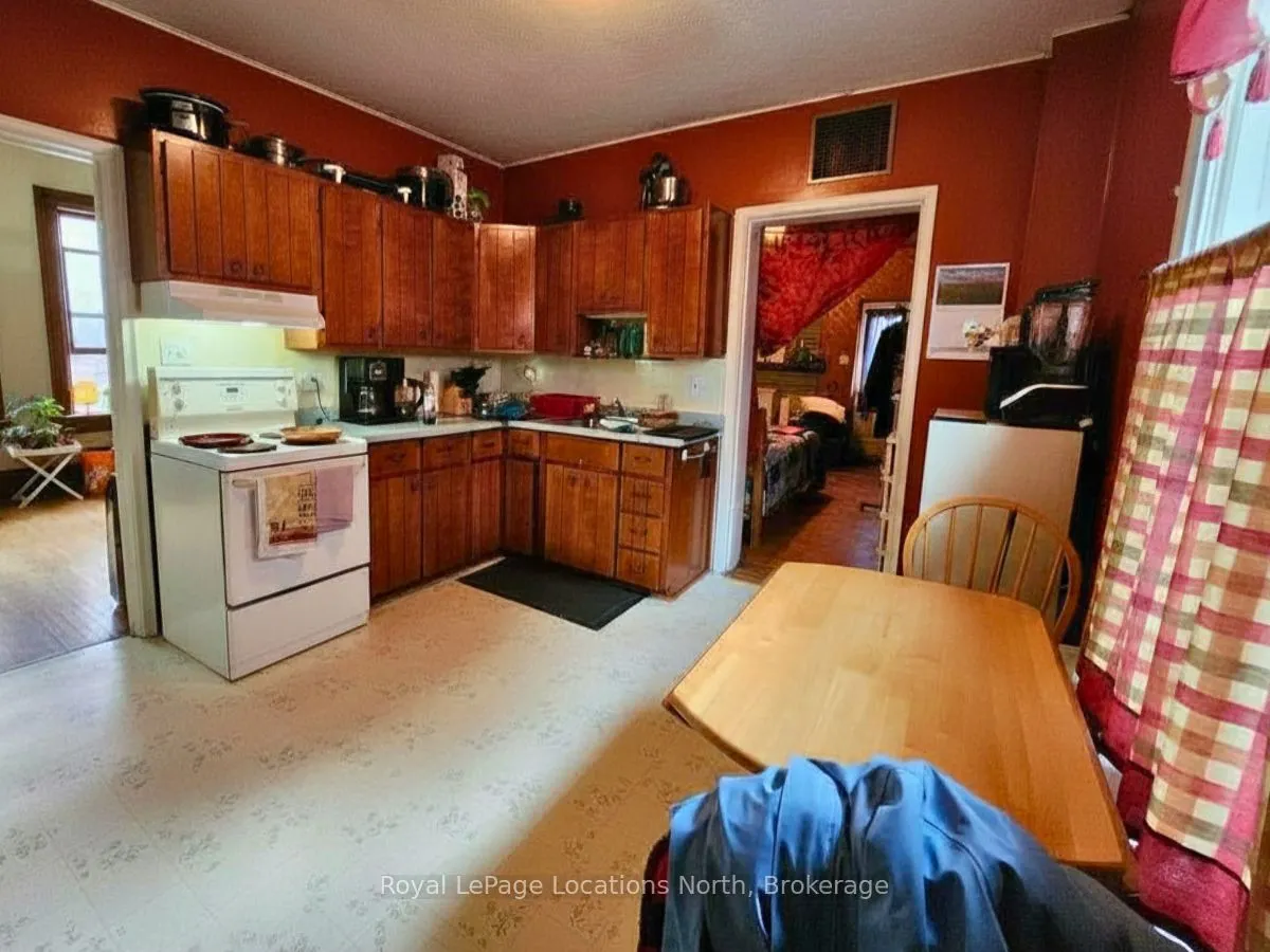 1140 2nd Avenue W