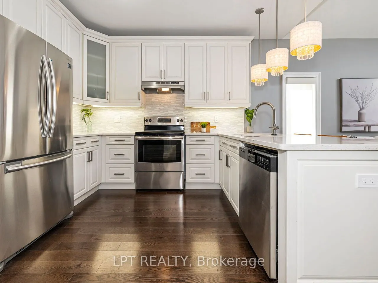 1 Dorchester Boulevard S