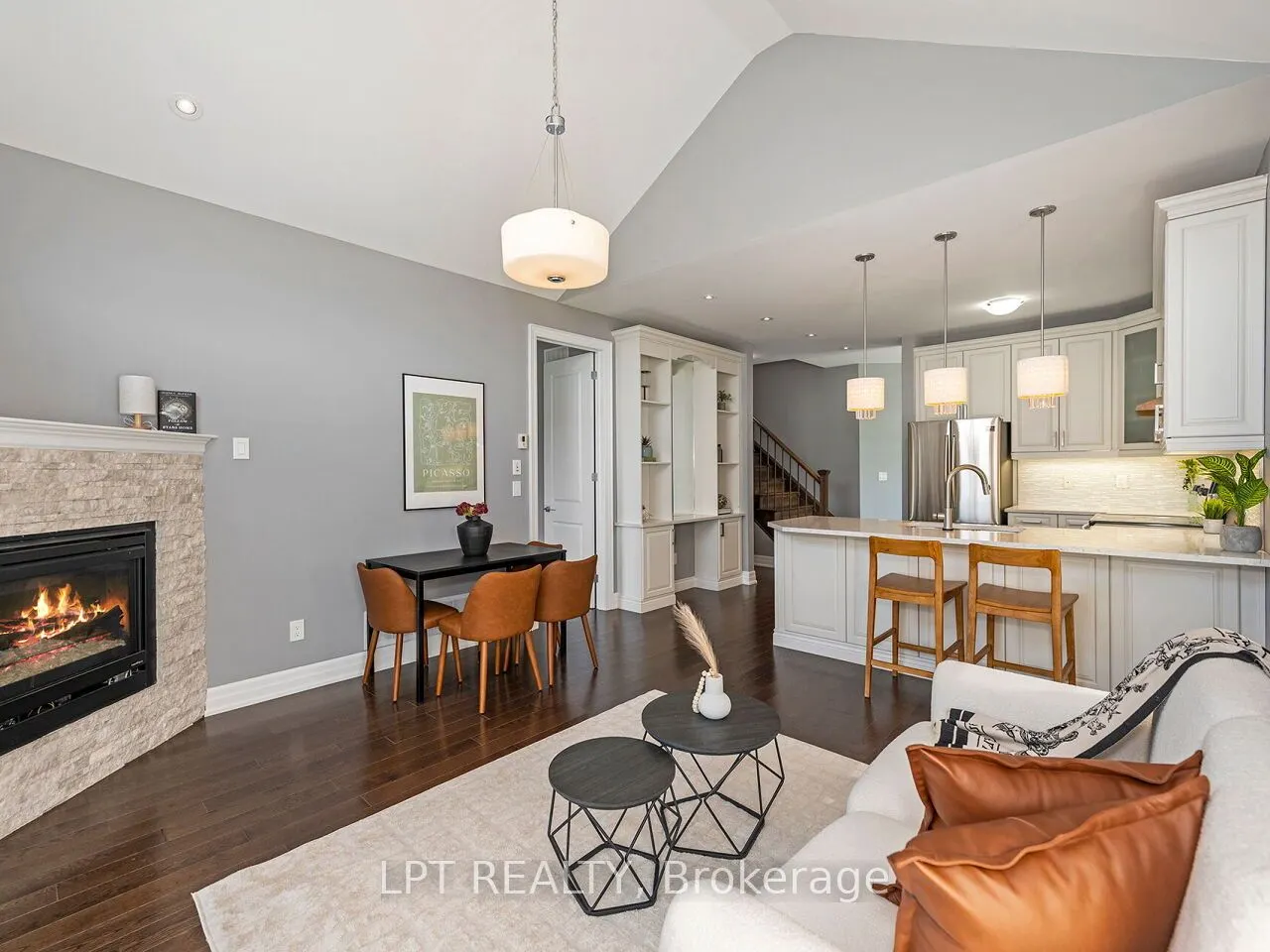 1 Dorchester Boulevard S