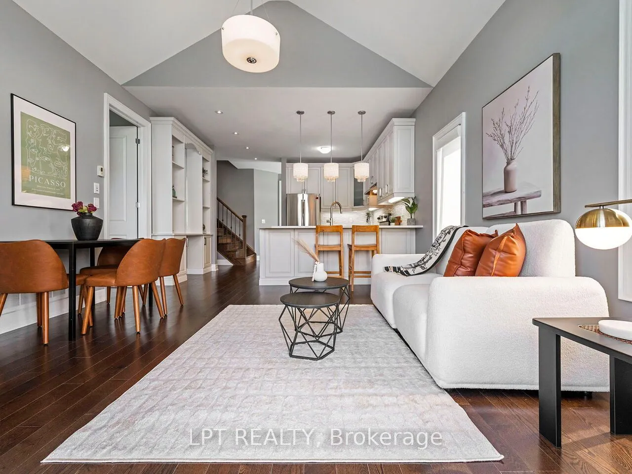 1 Dorchester Boulevard S