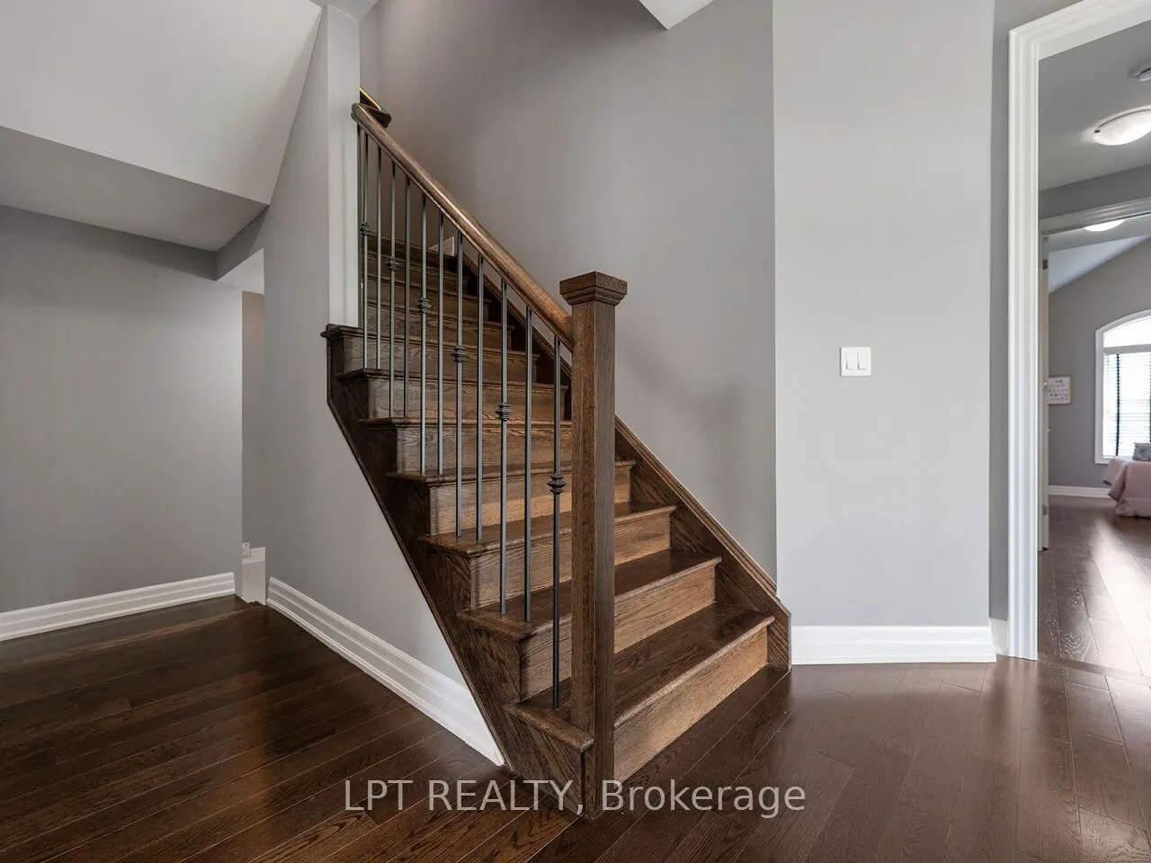 1 Dorchester Boulevard S