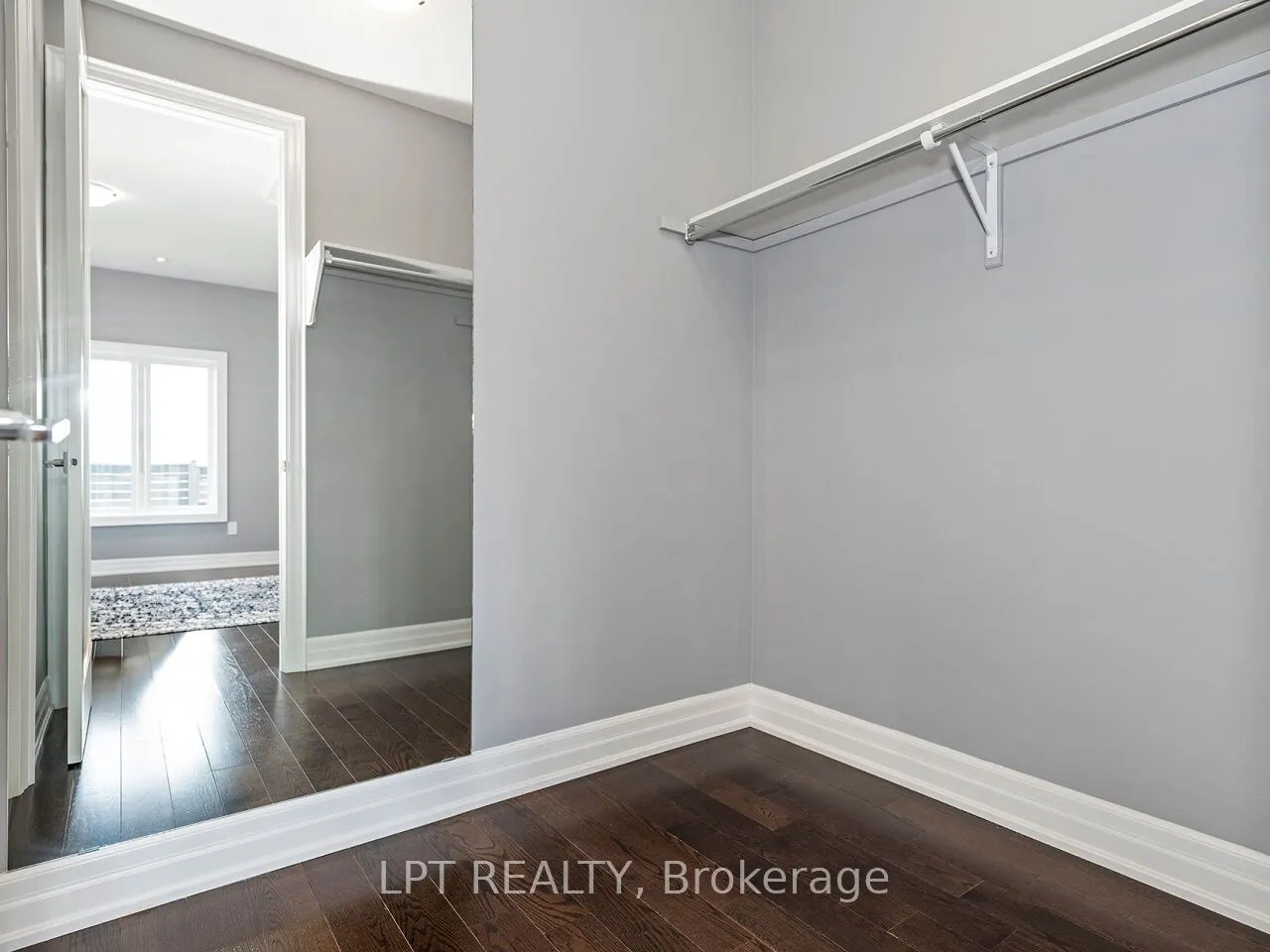 1 Dorchester Boulevard S