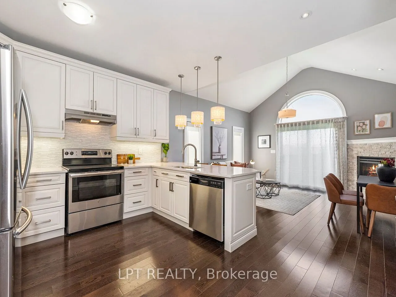 1 Dorchester Boulevard S
