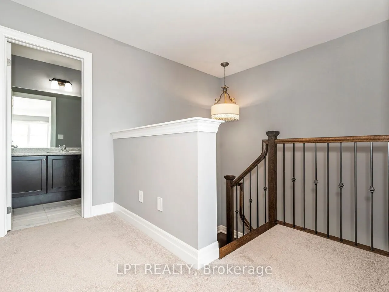 1 Dorchester Boulevard S