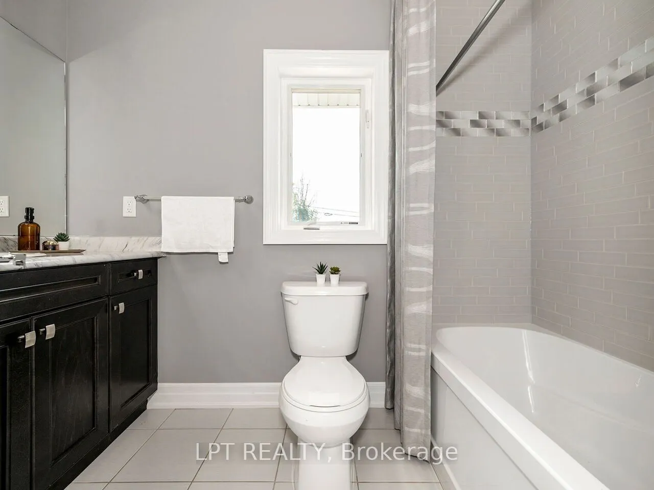 1 Dorchester Boulevard S