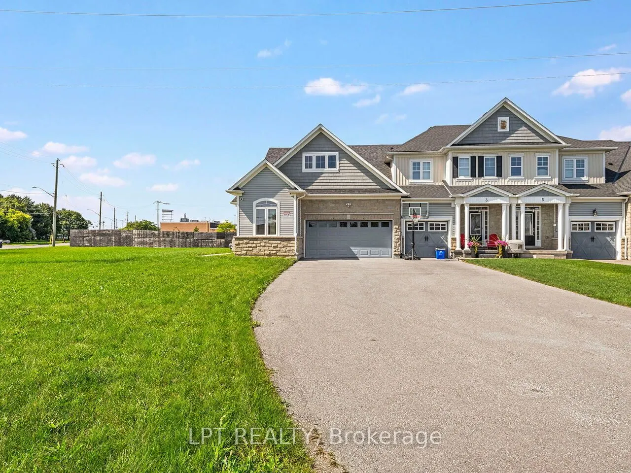 1 Dorchester Boulevard S