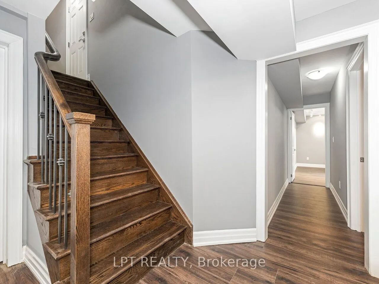 1 Dorchester Boulevard S
