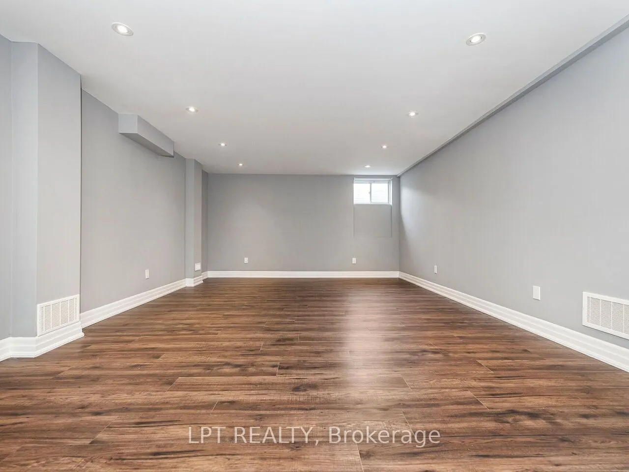 1 Dorchester Boulevard S