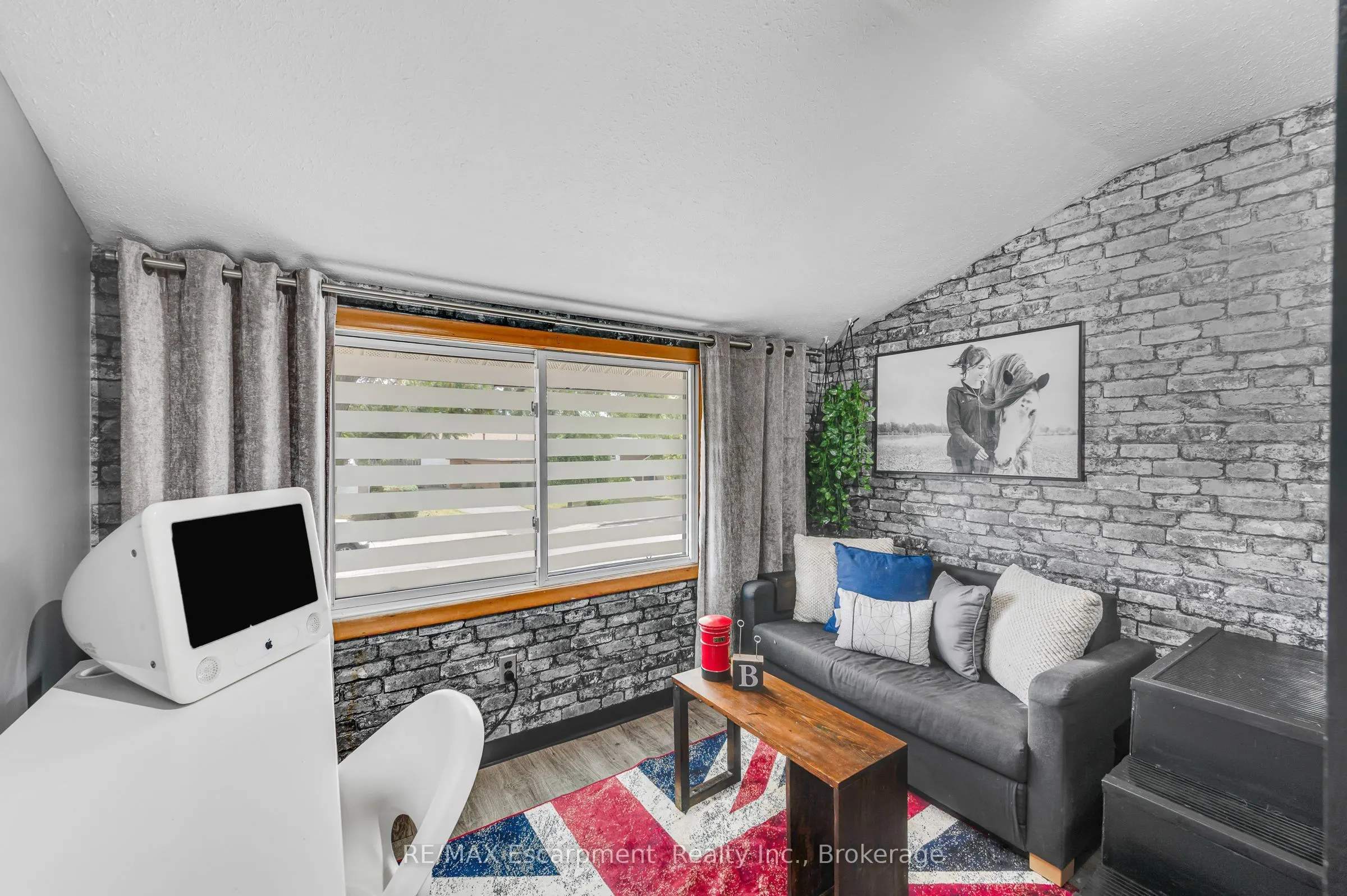 10 Goldfinch Road