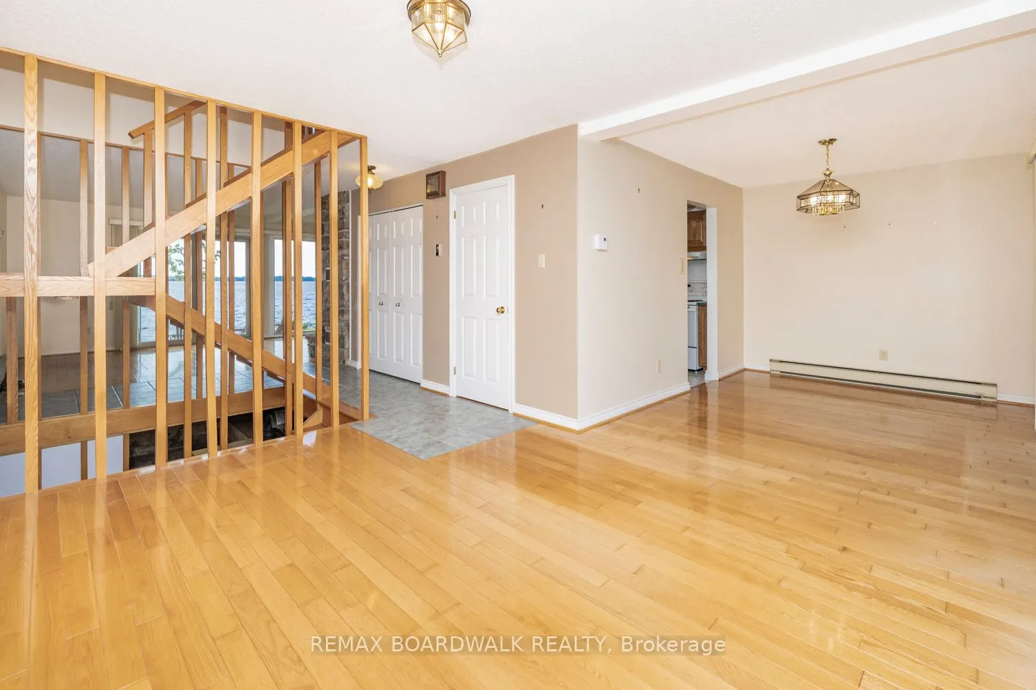 104 Avenue 4a