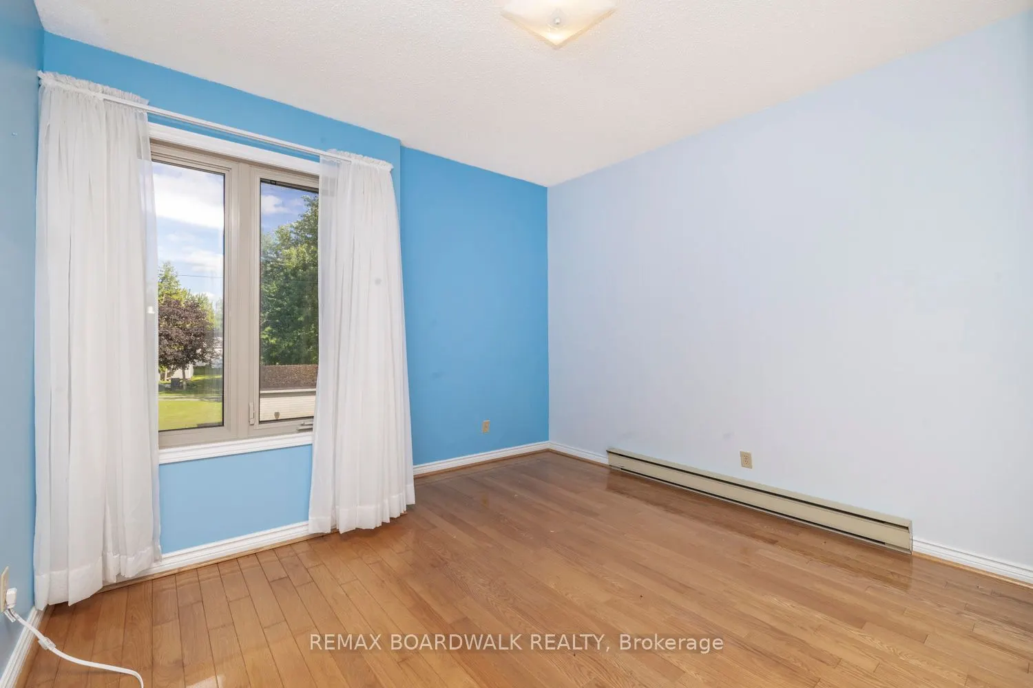 104 Avenue 4a