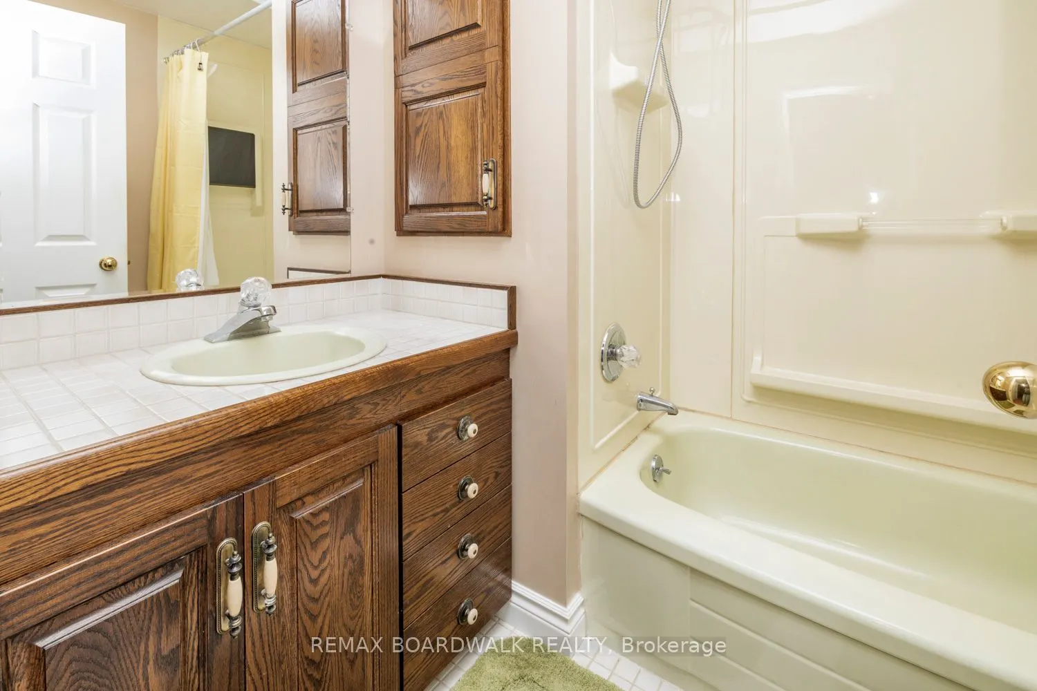 104 Avenue 4a