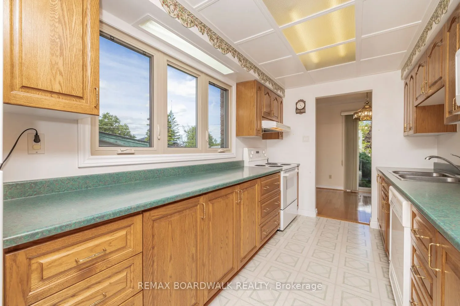 104 Avenue 4a