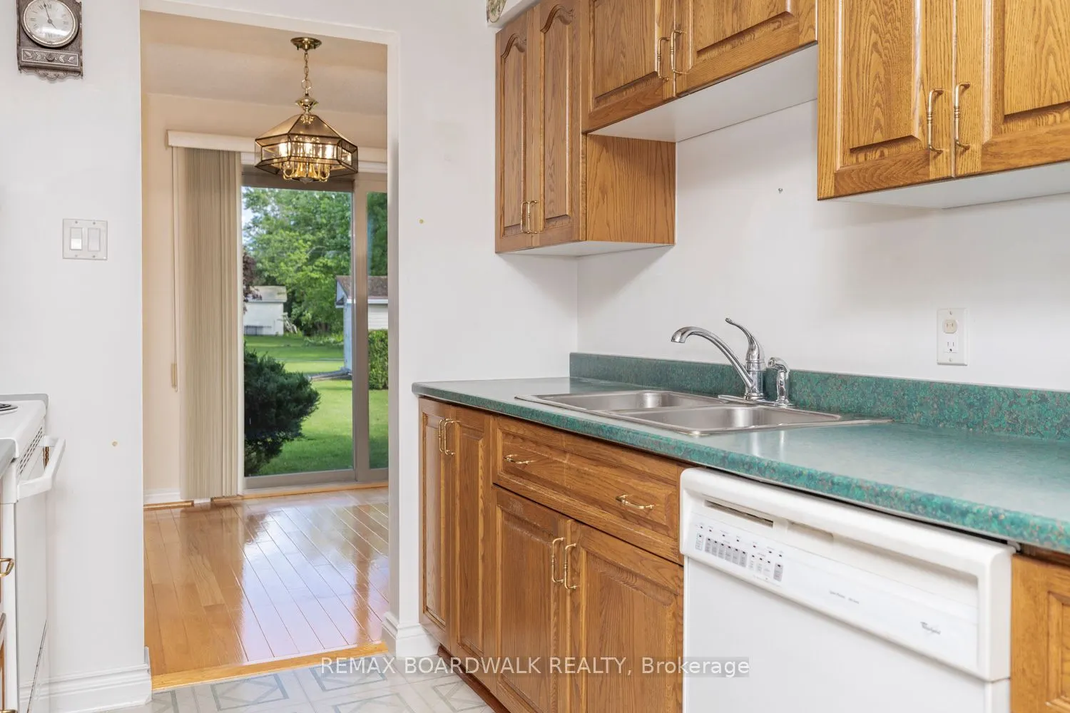104 Avenue 4a