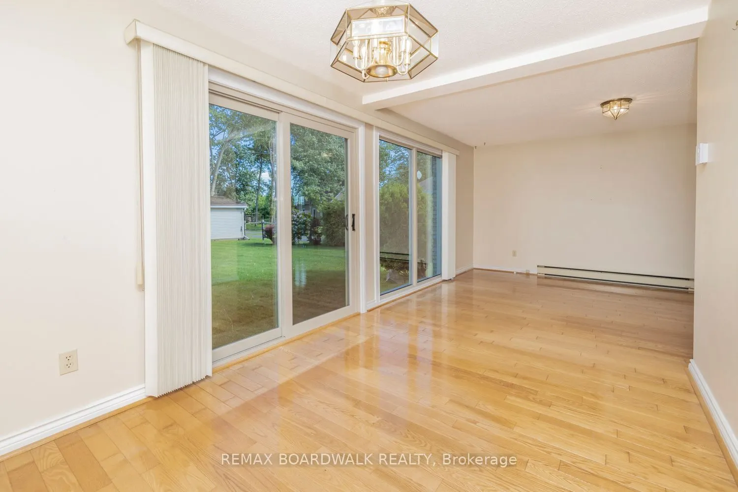 104 Avenue 4a