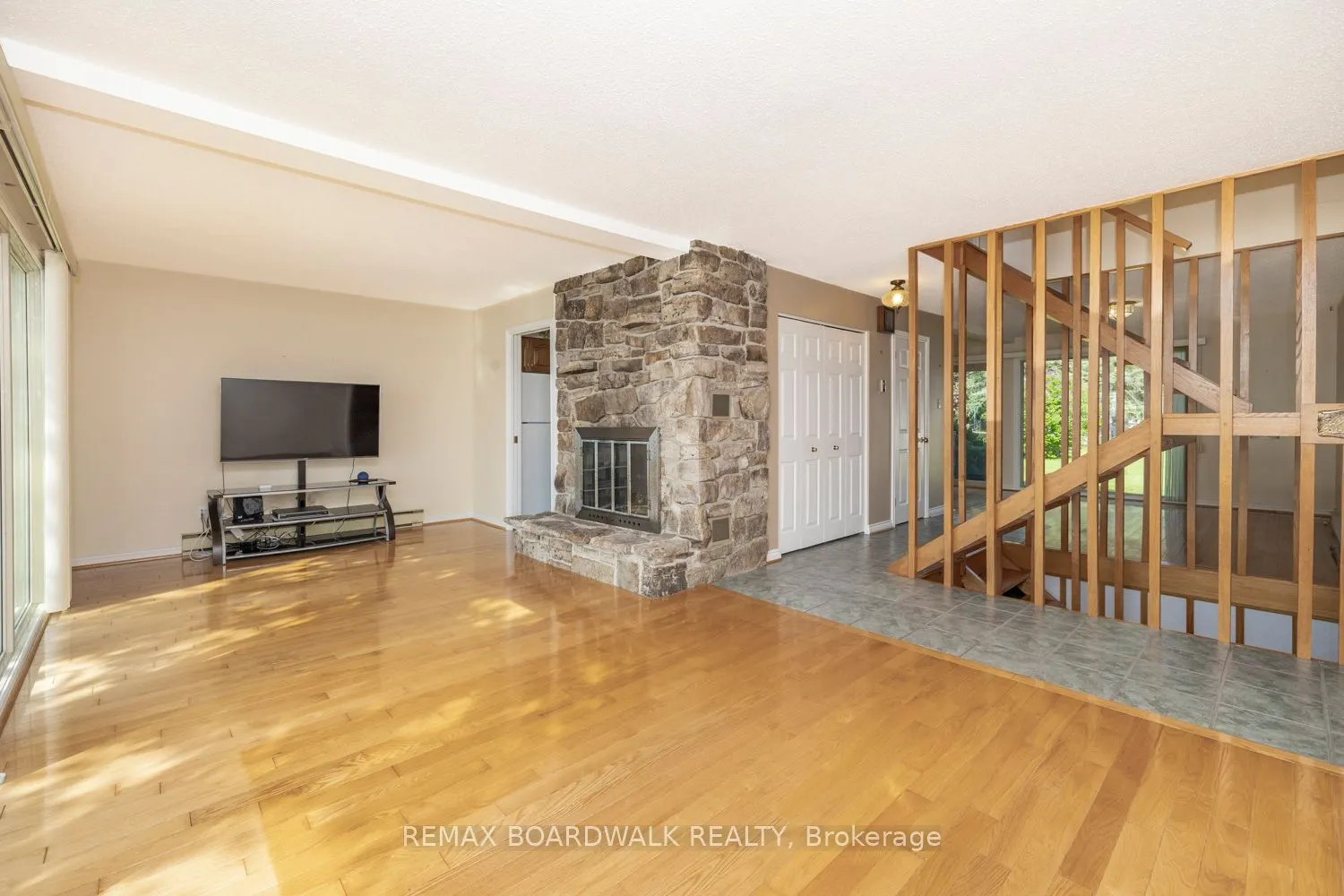 104 Avenue 4a