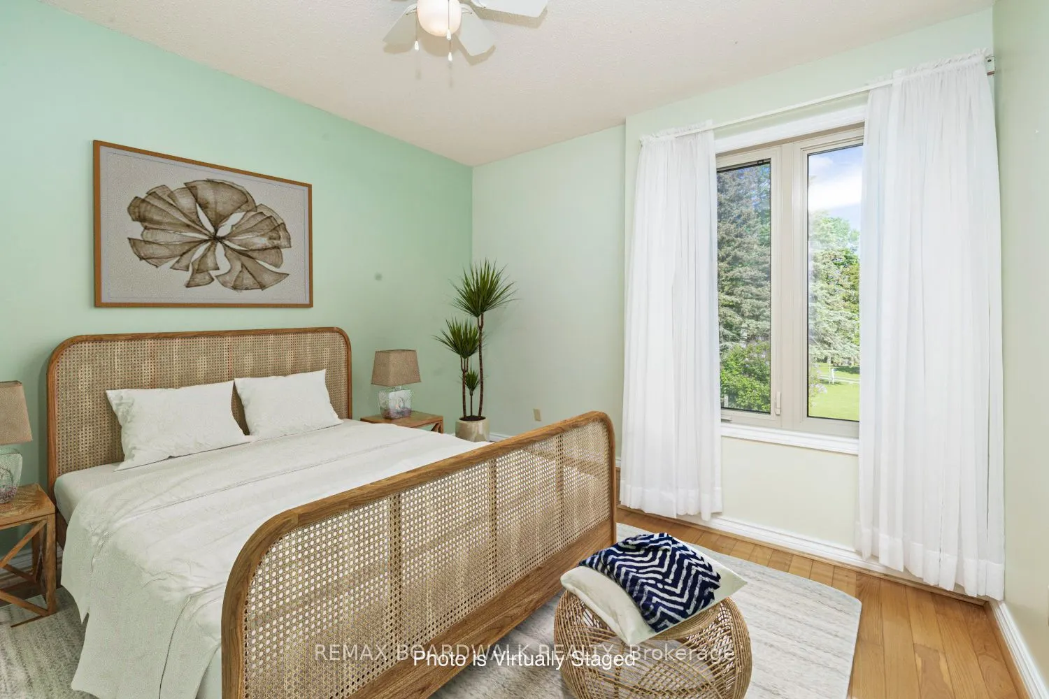 104 Avenue 4a