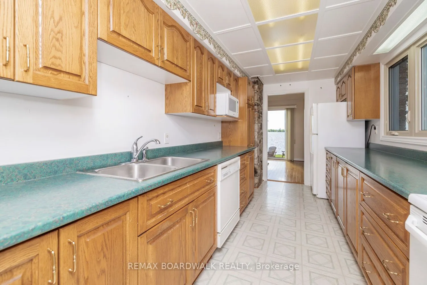 104 Avenue 4a