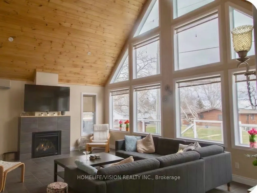 128 Bayview Drive