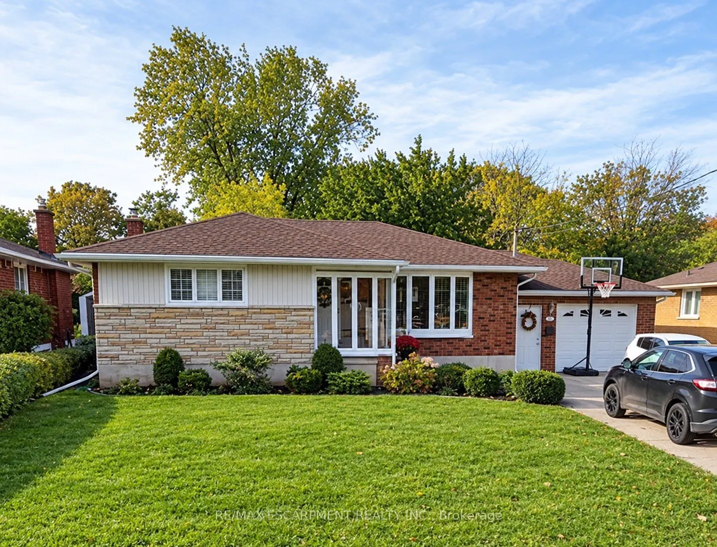 23 Woodsview Avenue W