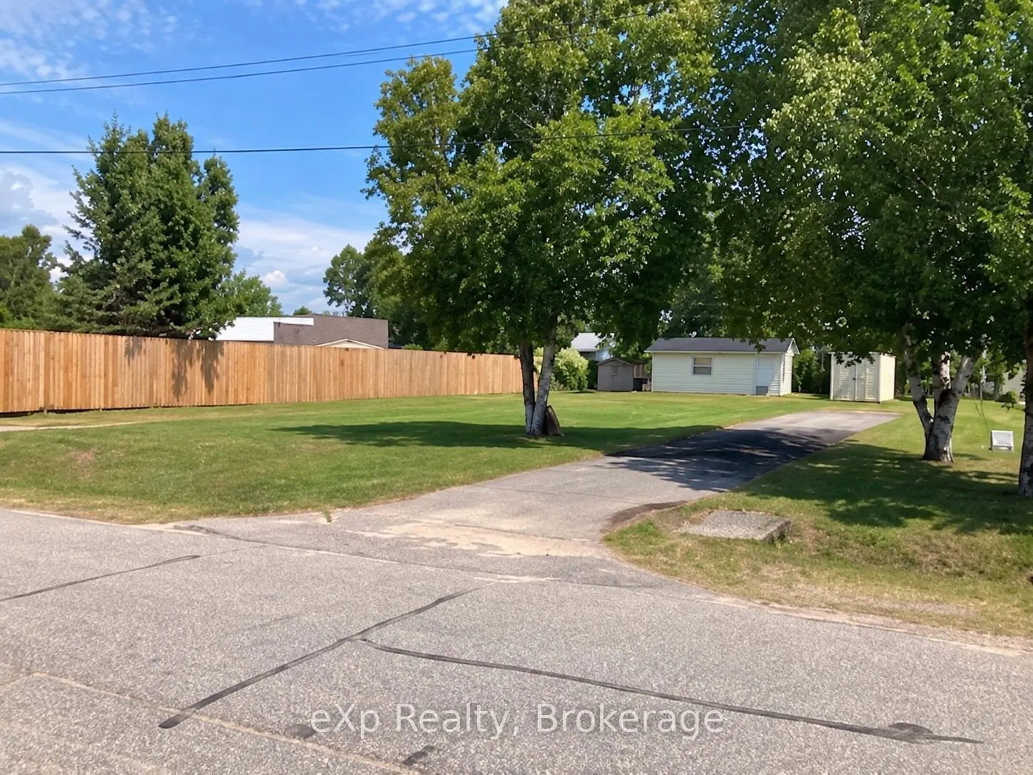8 Cedar Court