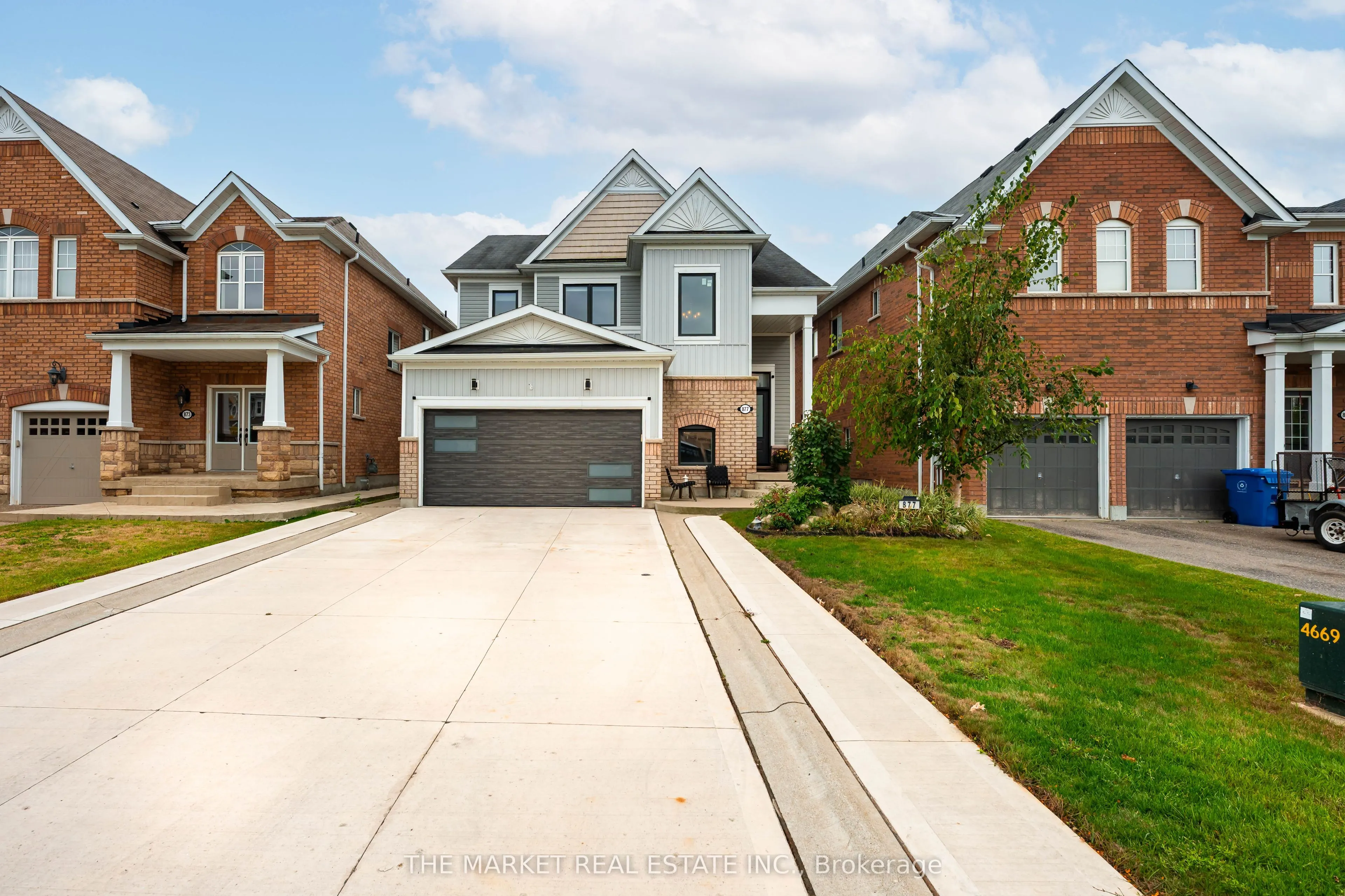 877 O'Reilly Crescent
