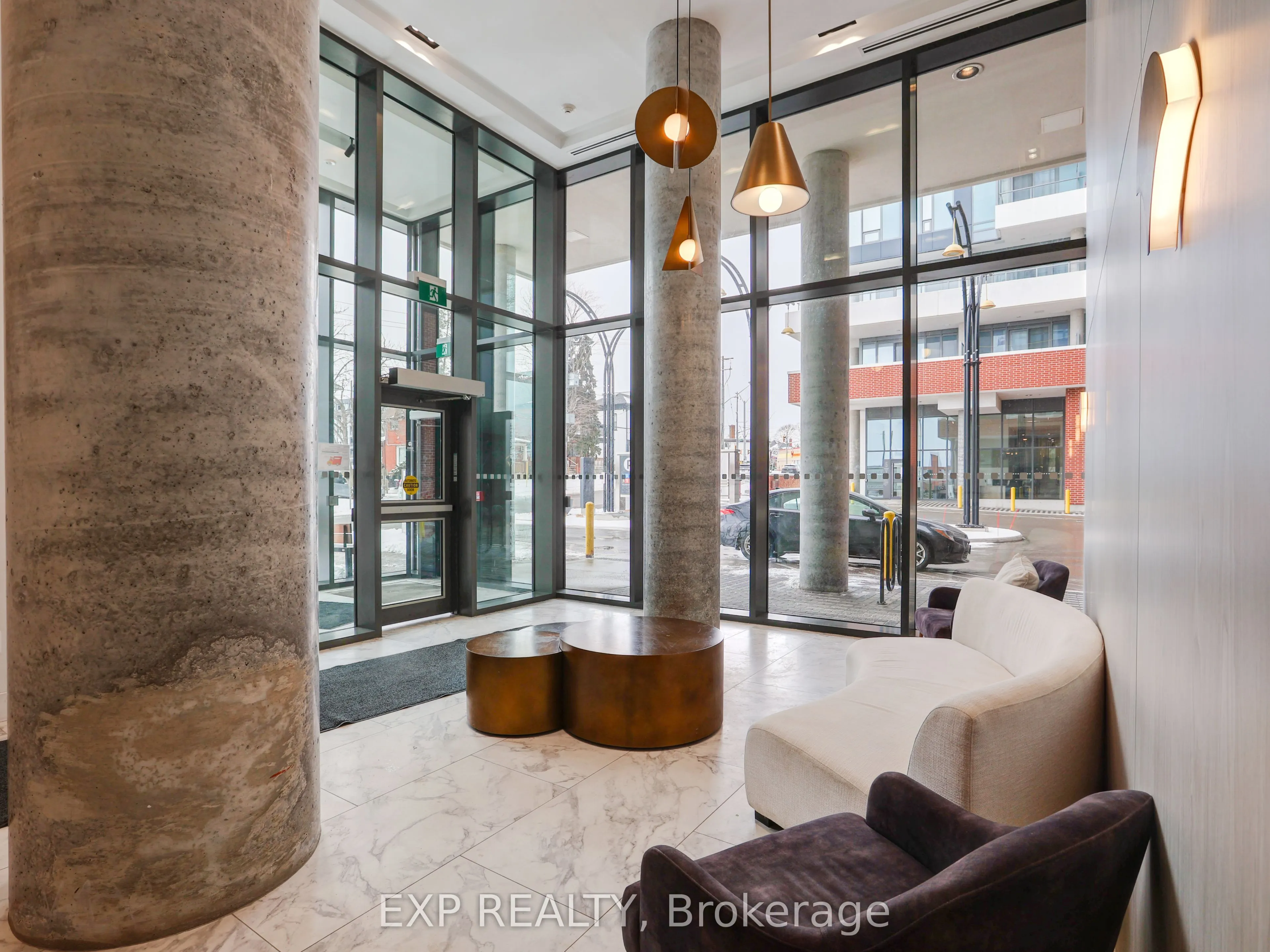 15 Wellington Street S #708