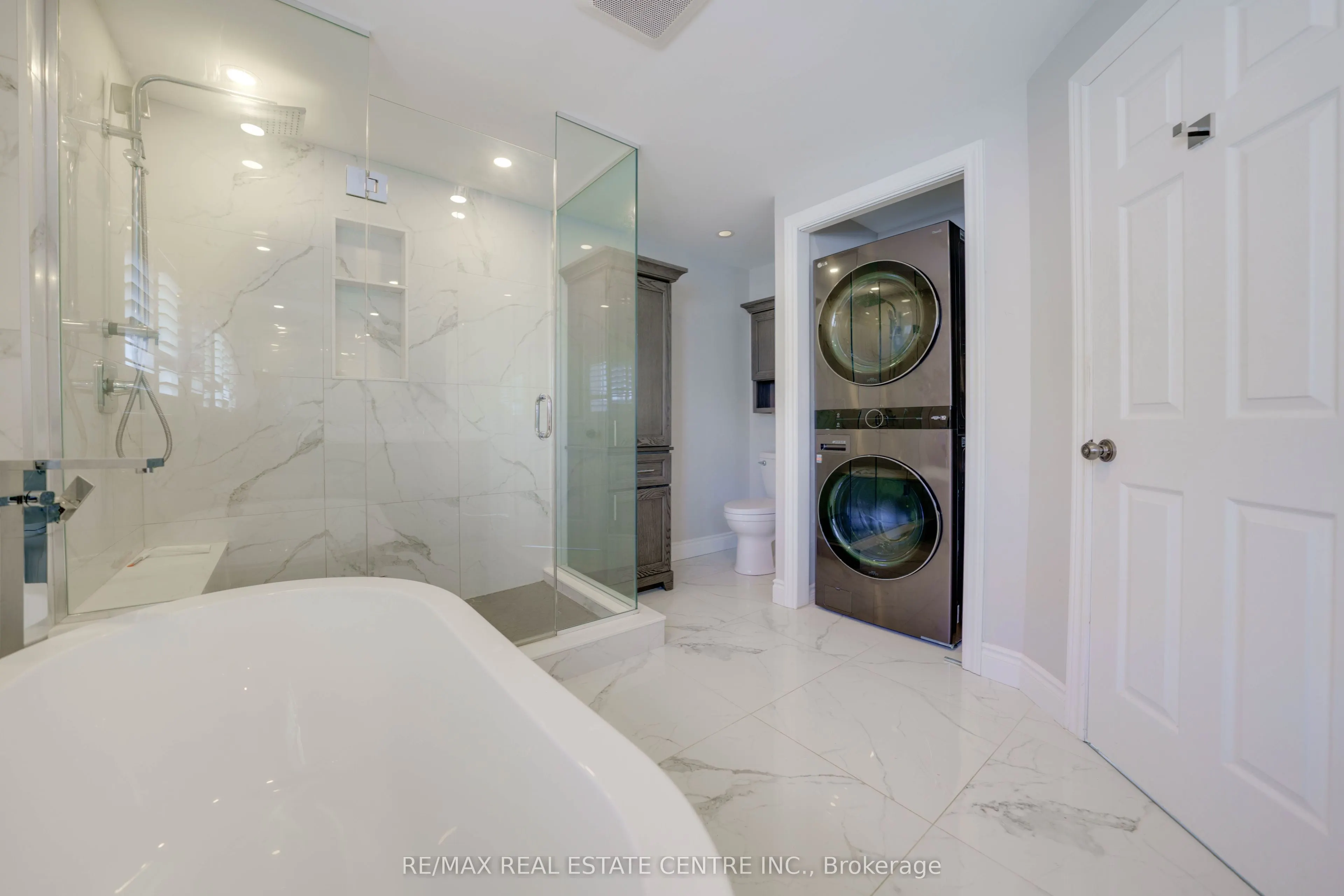 49 CREEKSIDE Drive